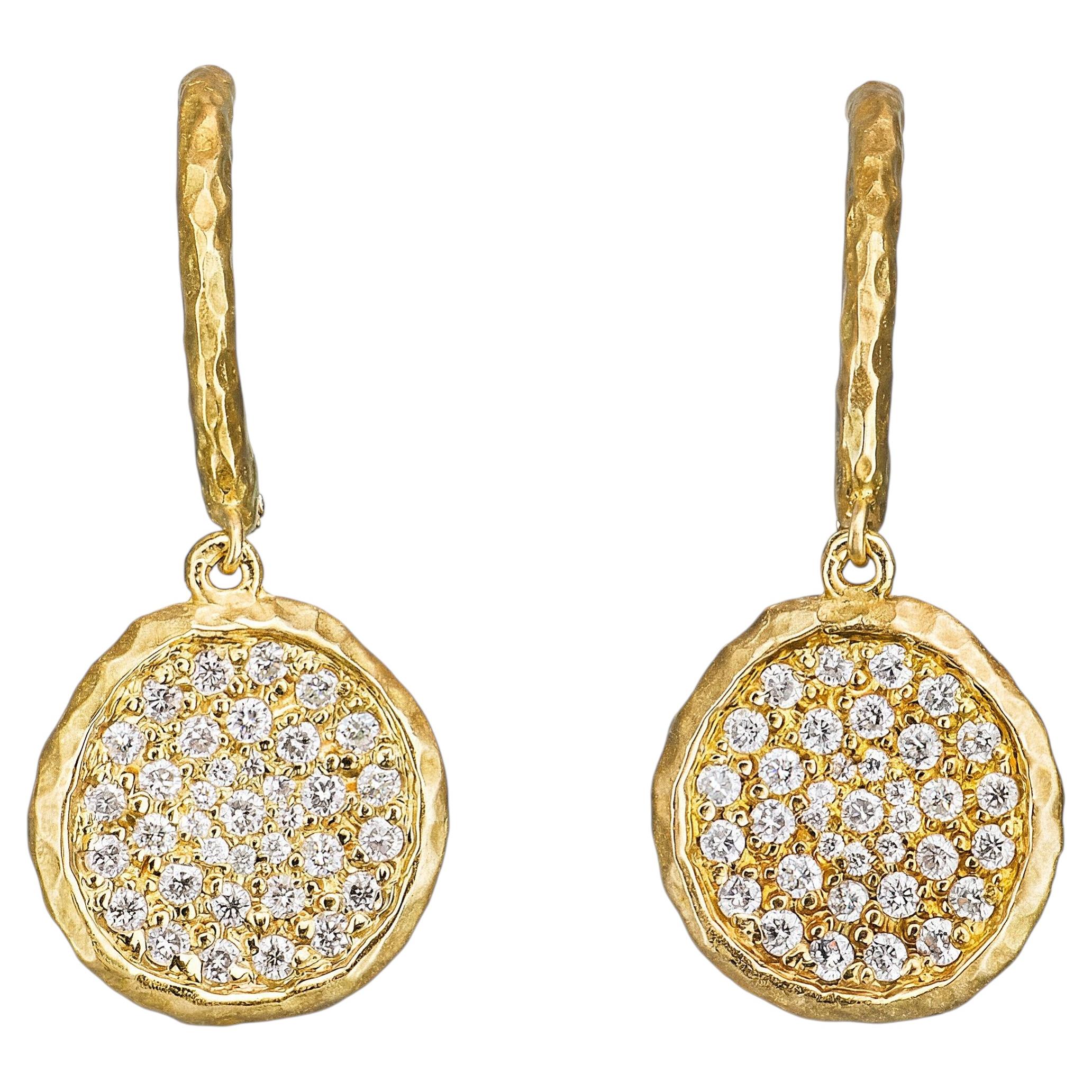 Pendientes colgantes de disco con diamantes en oro amarillo de 14k con acabado martillado