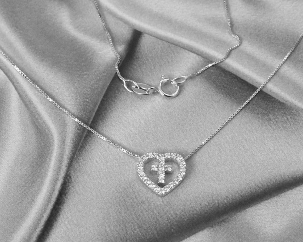 Round Cut 14k Gold Heart Cross Diamond Necklace Valentine Jewelry For Sale
