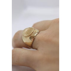 14k Heavy SHELL Embossed ring. 14k Yellow Gold Bulky SEASHELL Clam Signet ring