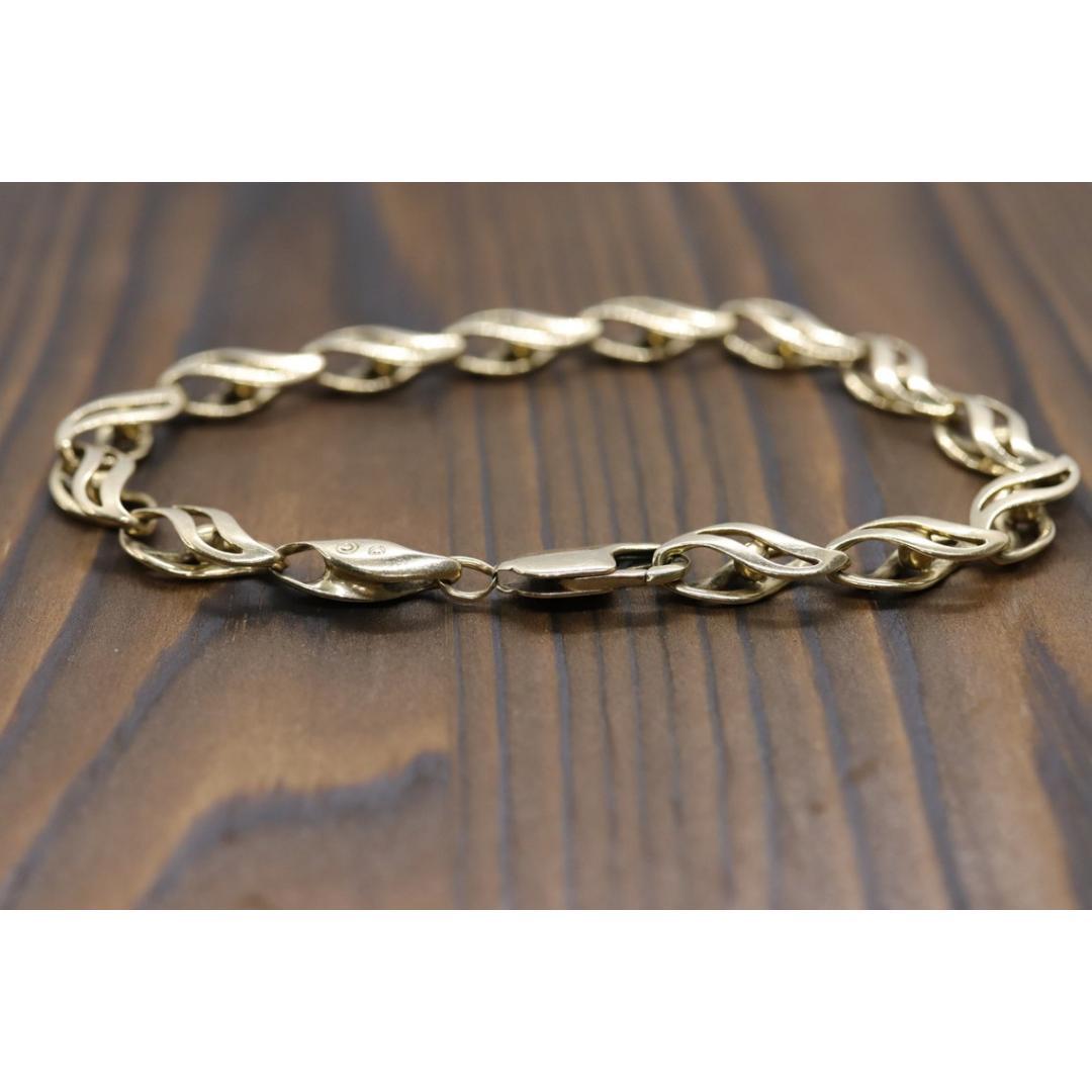 14k Heavy Specialty Link Bracelet. 14k Yellow Gold Bracelet. 16g with 8in length For Sale 2