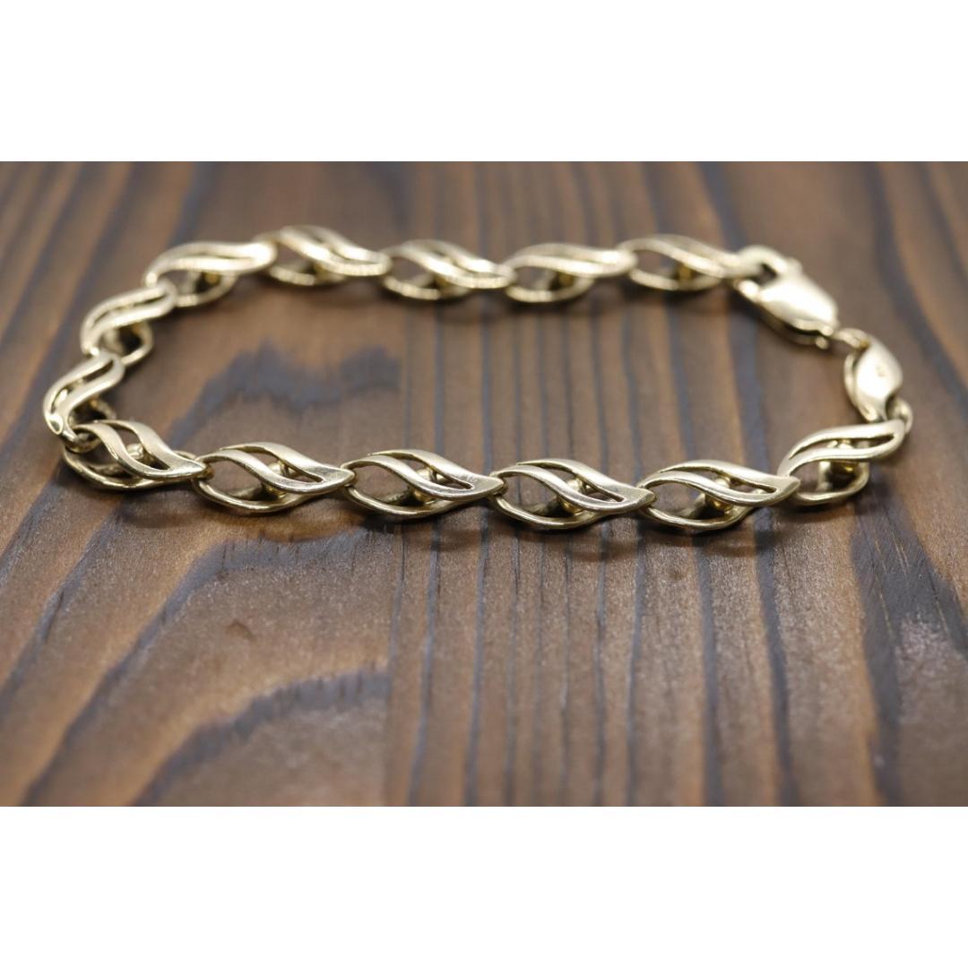 14k Heavy Specialty Link Bracelet. 14k Yellow Gold Bracelet. 16g with 8in length For Sale 4