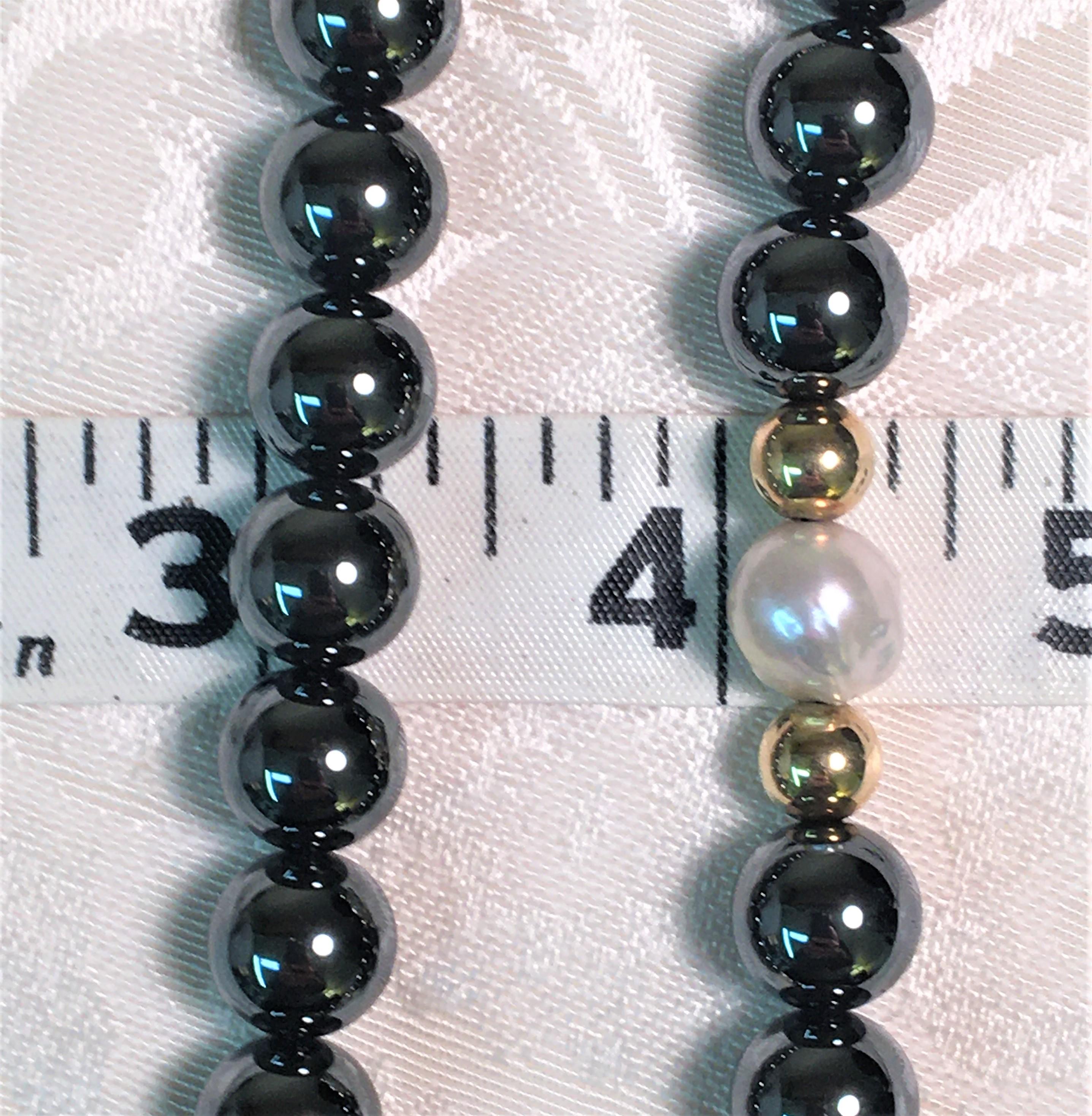 14 Karat Hematite Pearl Magnetic Clasp Necklace In New Condition In Cincinnati, OH