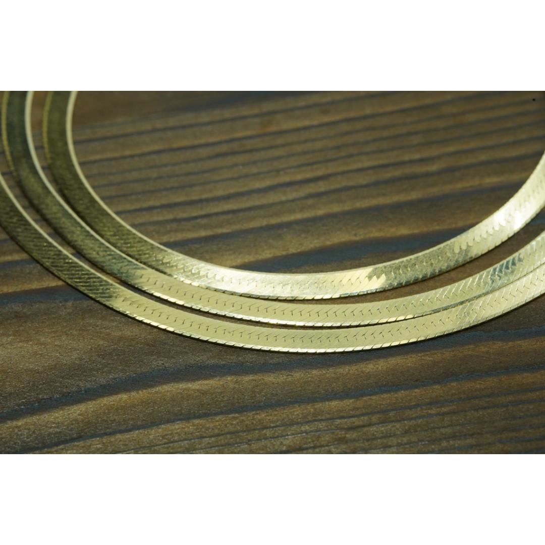 Collana a catena a spina di pesce 14k. Collana lucida in 14k 4mm 29in 18.7grammi In condizioni buone in vendita a Port Charlotte, FL