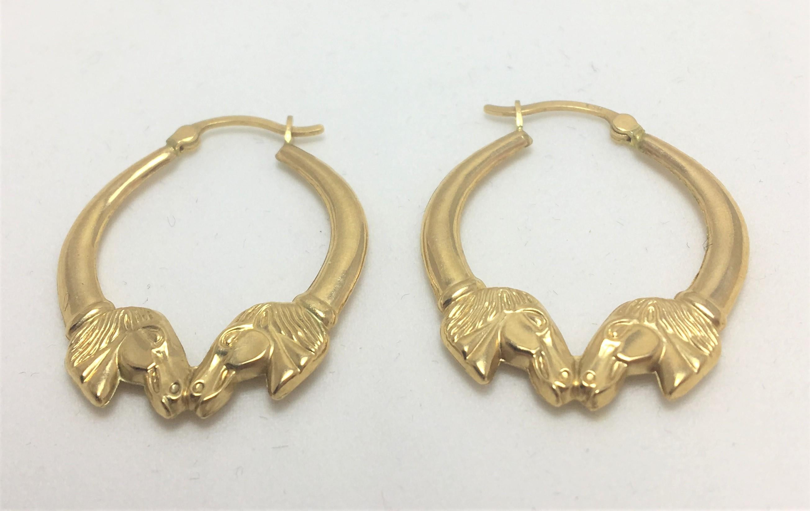 These are great for the equestrian in your life!
14K Gold Hoop Earrings
Hollow, so lightweight and wearable
Approximately 1 inch wide and 1.25 inches long
Ear Wire Clasp