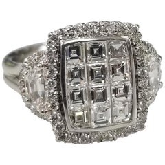 Bague à 3 pierres en or 14 carats sertie d'un diamant taille Asscher invisible et de 2 diamants demi-lune sertis