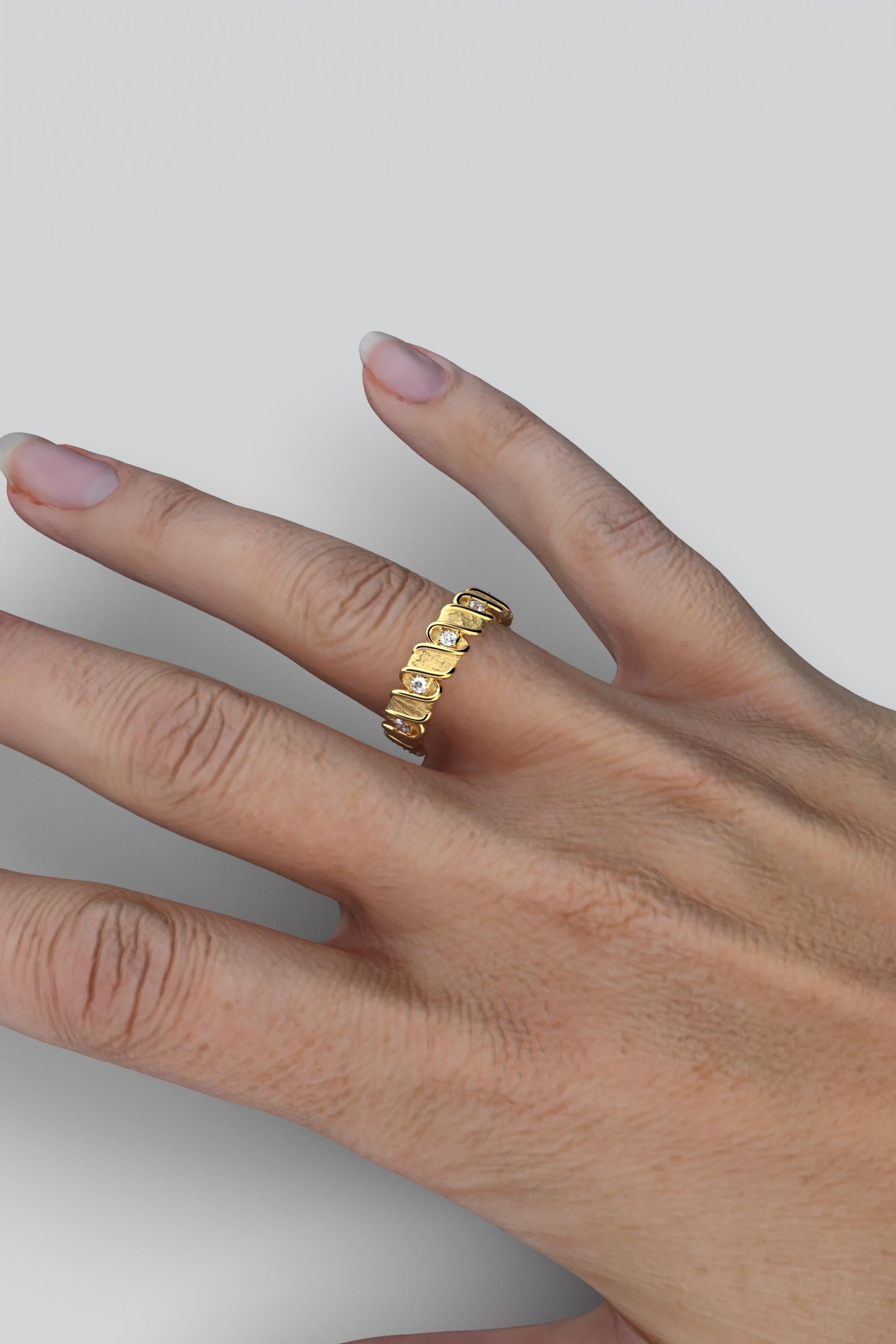 En venta: Anillo de eternidad de oro italiano de 14k con diamantes naturales  Oltremare Gioielli  5