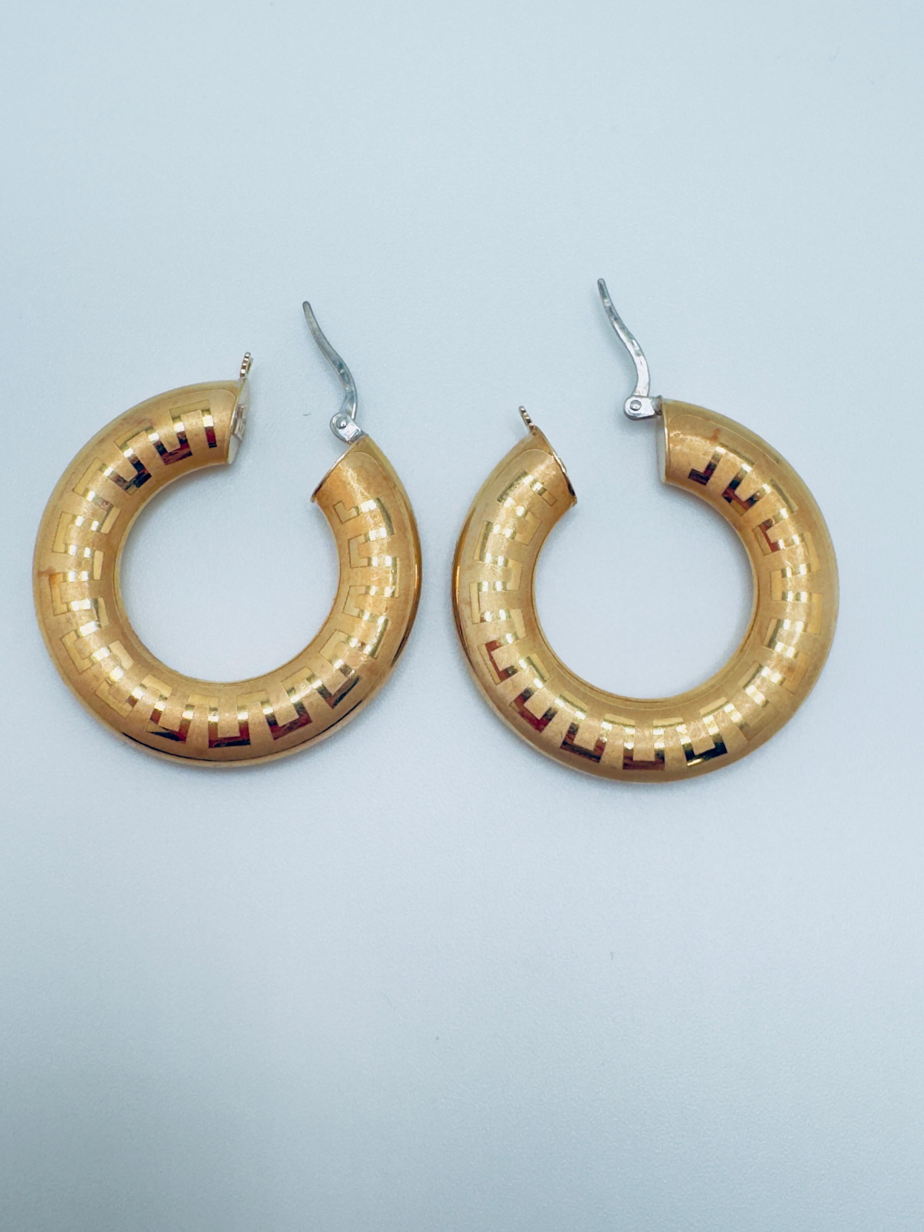 Pendientes de aro de llave griega italiana de 14 quilates Contemporáneo en venta