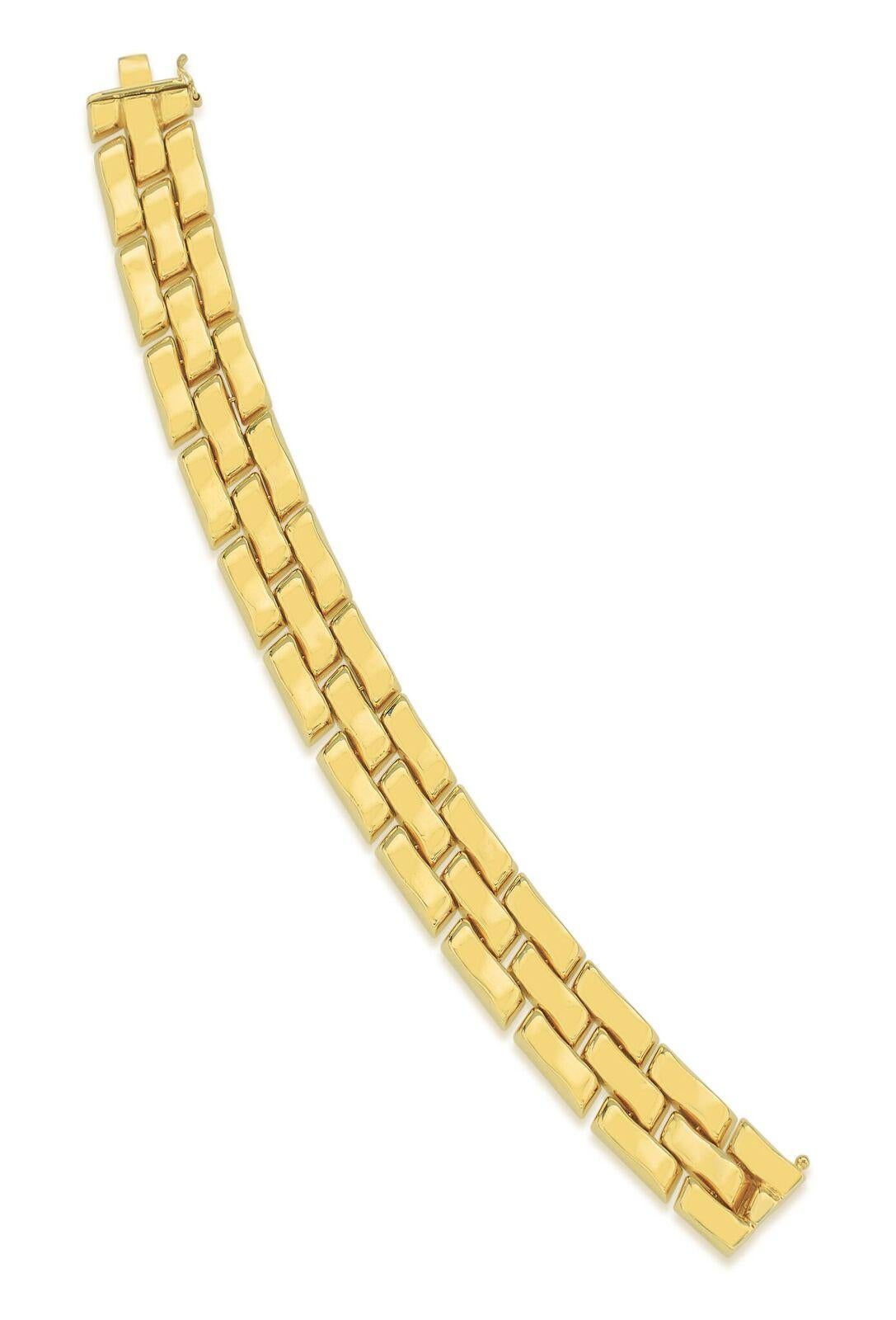 This 14K yellow gold bracelet encompasses the essence of Italian Gold and craftsmanship. This polished three link bracelet is ideal for layering and stacking and is a classic look you'll want to wear every day!