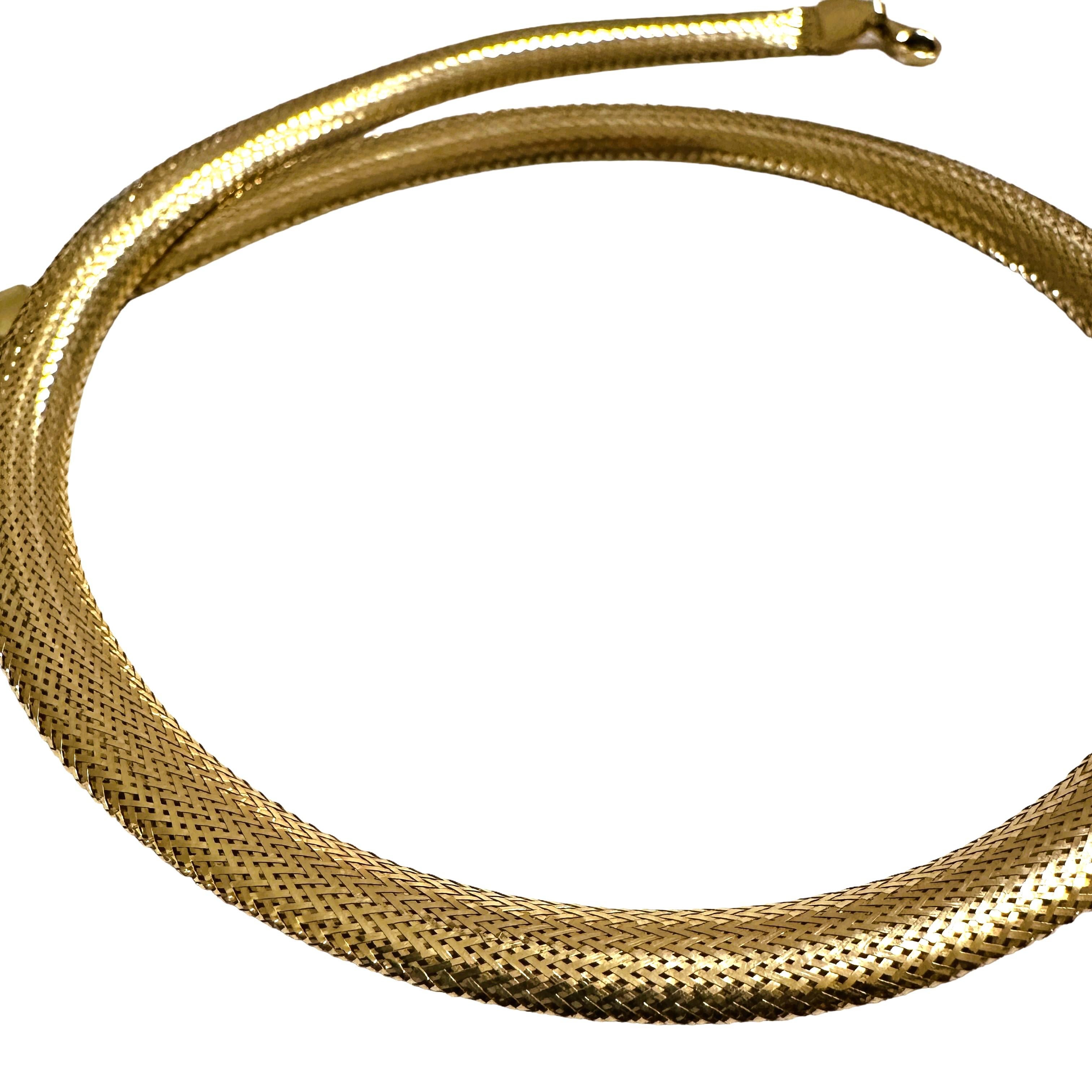 14k Italian Yellow Gold Omega Dome Mesh Necklace In Excellent Condition In Eagan, MN