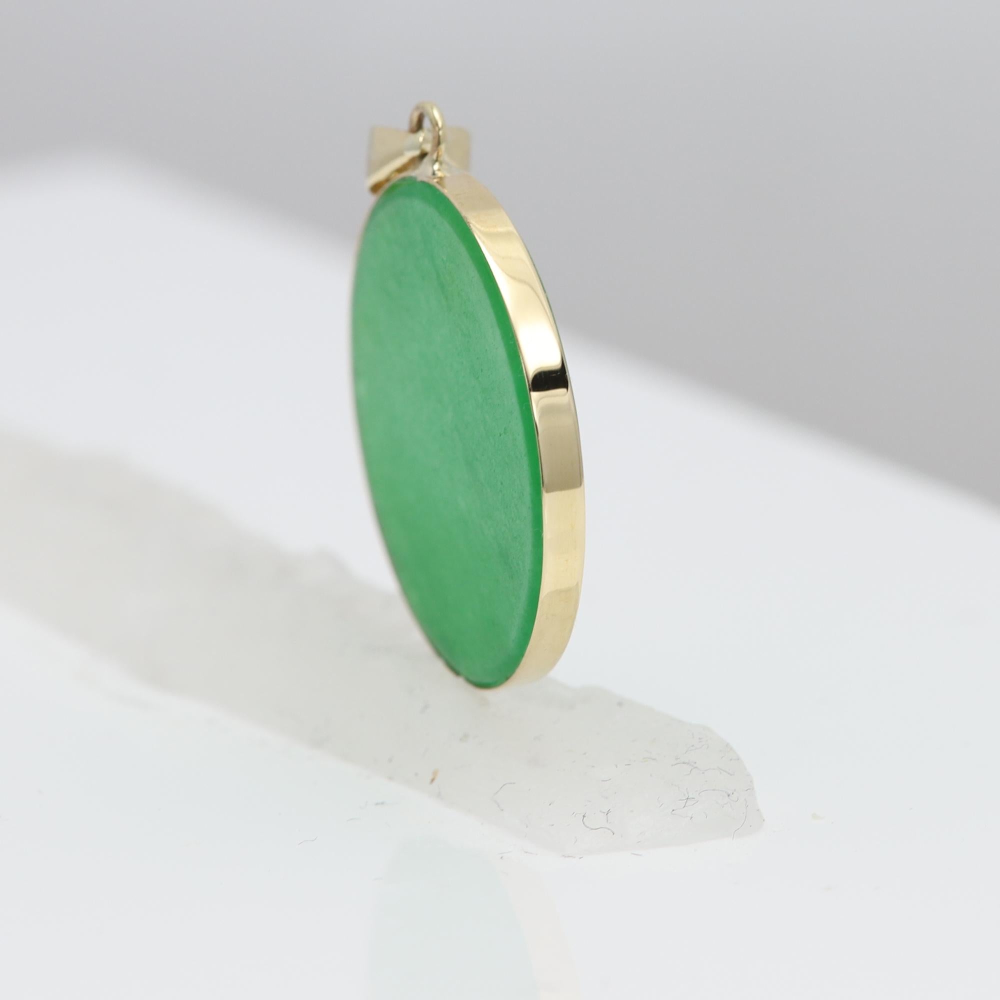 14k Jade Disc Pendant Yellow Gold Jade Pendant Jade Necklace For Sale 6