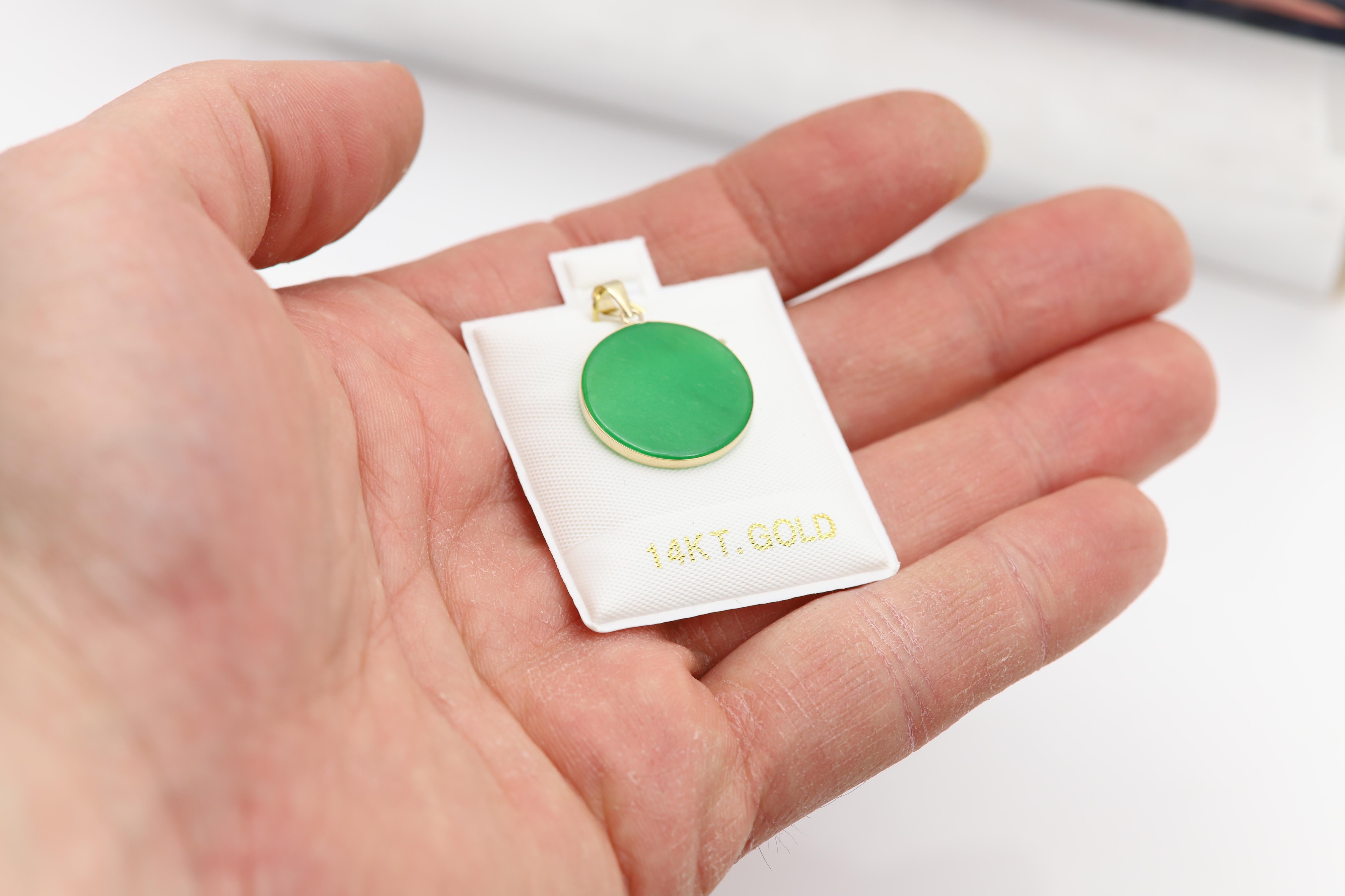 Round Cut 14k Jade Disc Pendant Yellow Gold Jade Pendant Jade Necklace For Sale