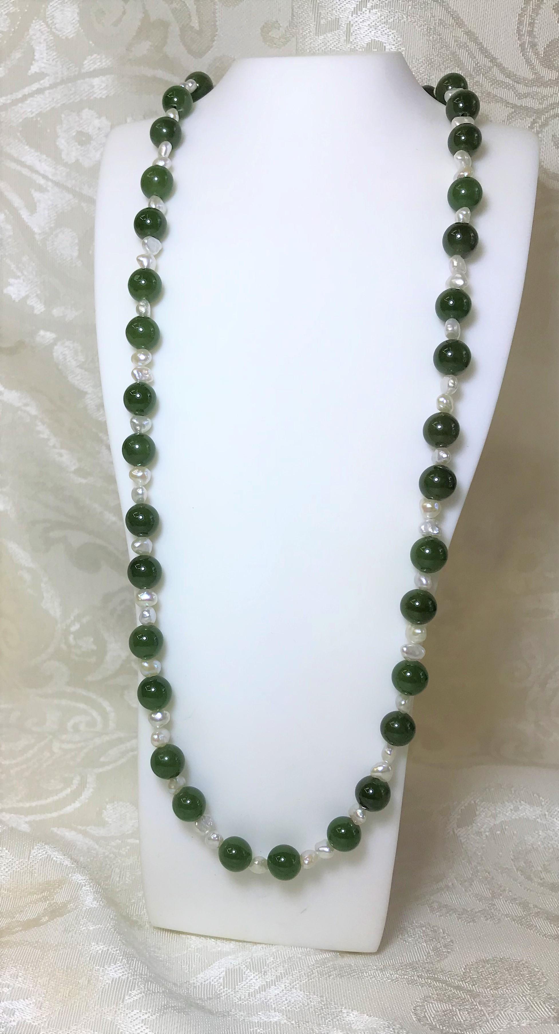 Collana di perle di giadeite 14 carati In condizioni ottime in vendita a Cincinnati, OH