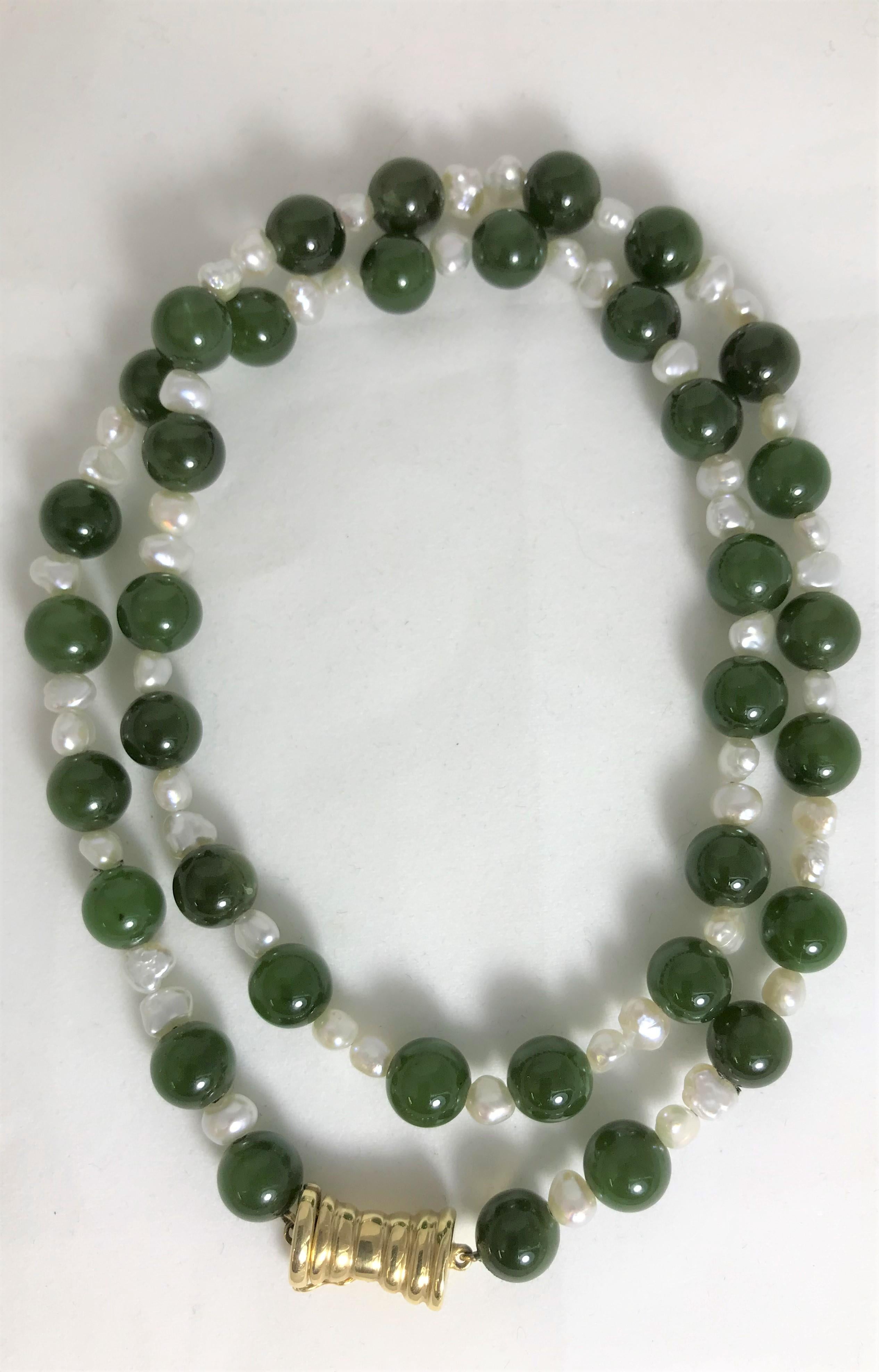 Collana di perle di giadeite 14 carati in vendita 1