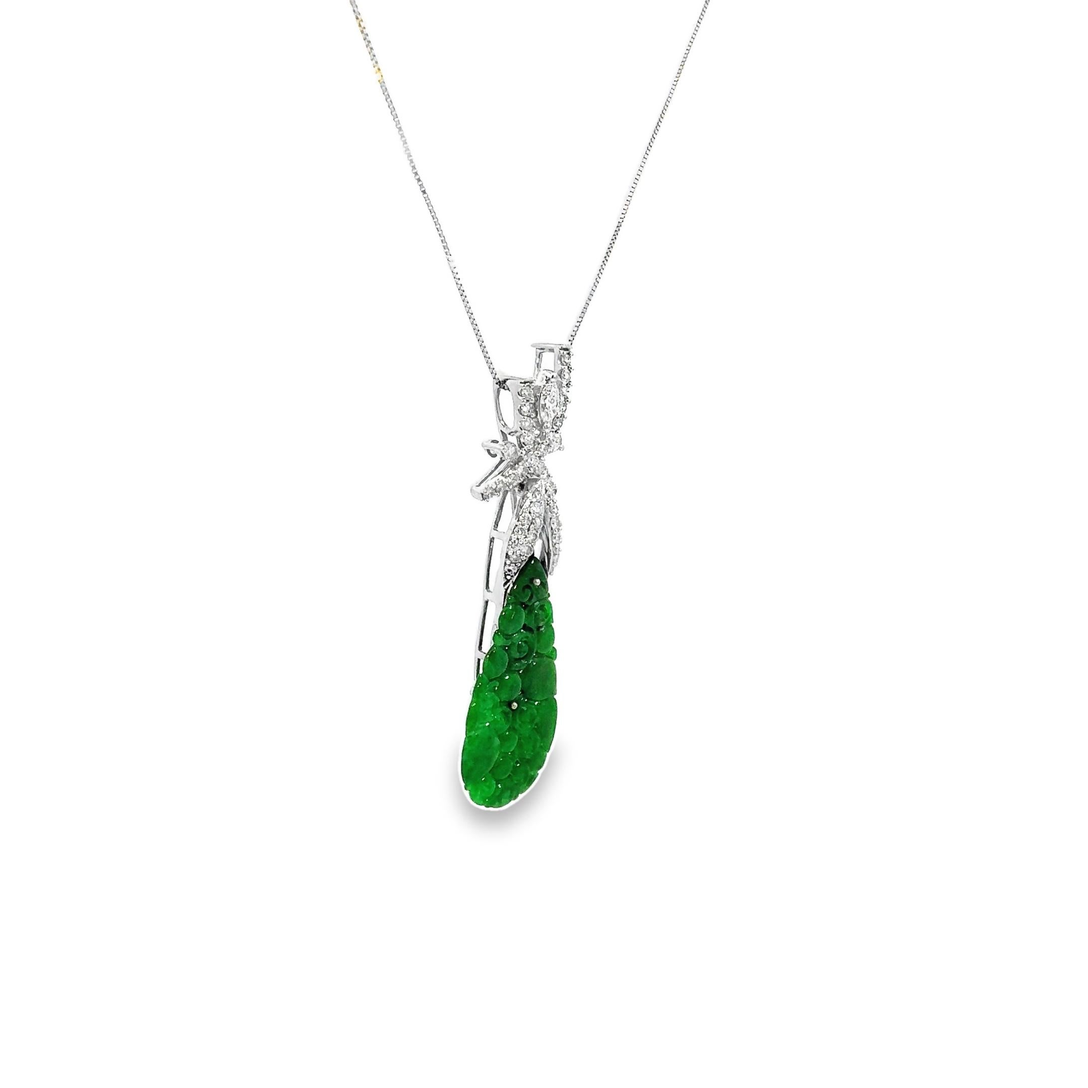 Moderne Collier à pendentifs en jadéite 14K pour dames en vente