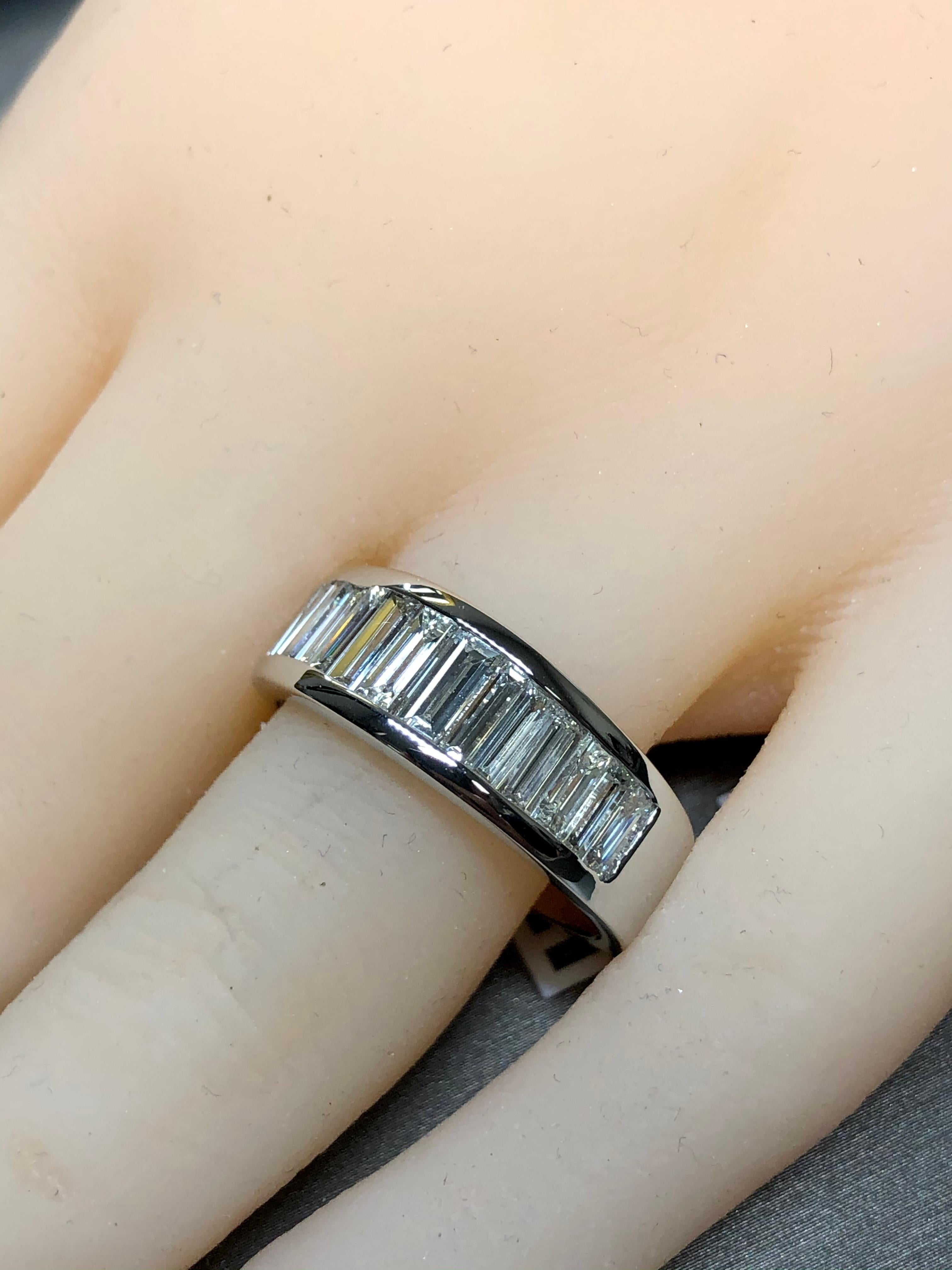 14K große Baguette-Kanal Diamant halbe Ewigkeit Herrenband Ring 2,40ctw Sz 10,5 5