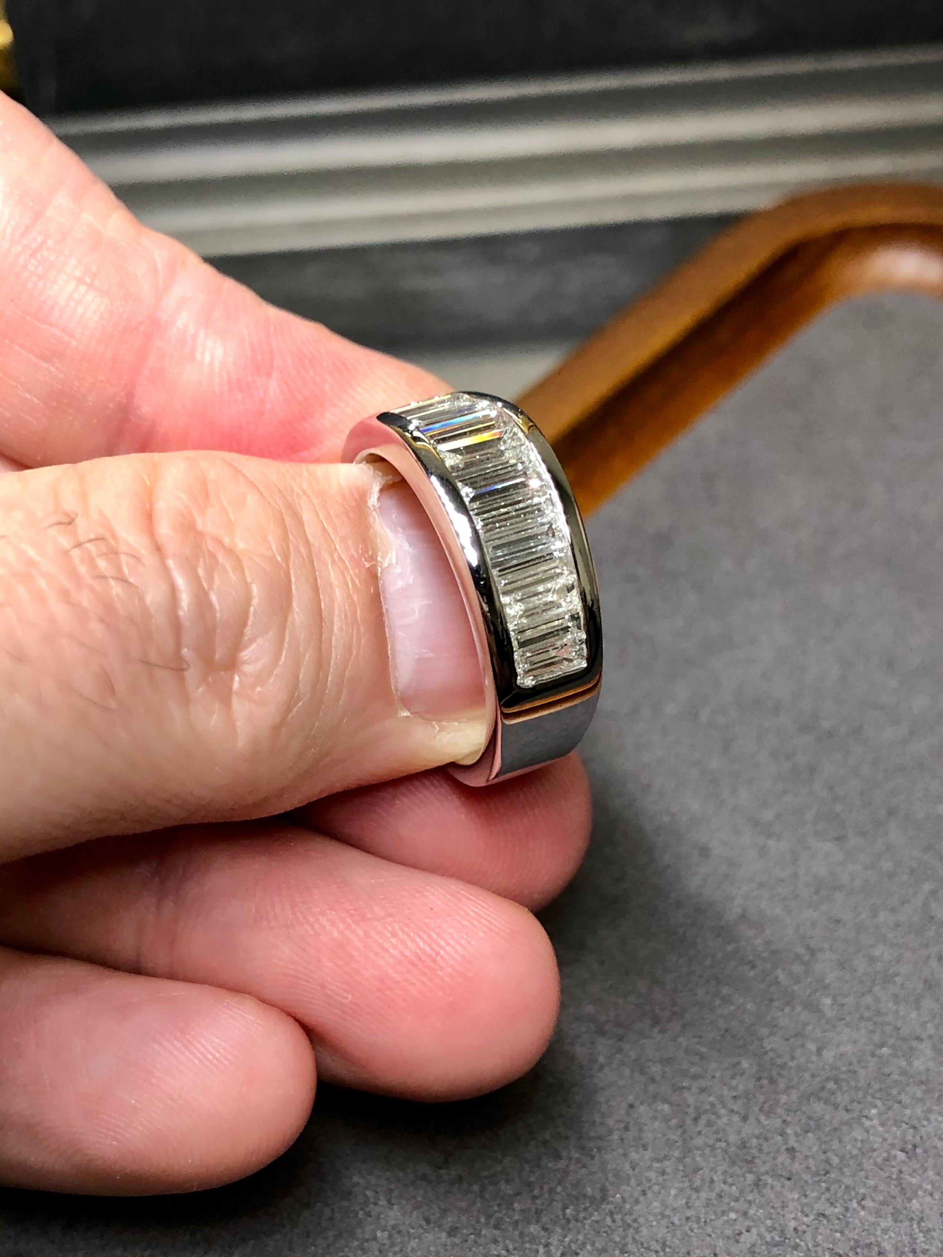 14K große Baguette-Kanal Diamant halbe Ewigkeit Herrenband Ring 2,40ctw Sz 10,5 6