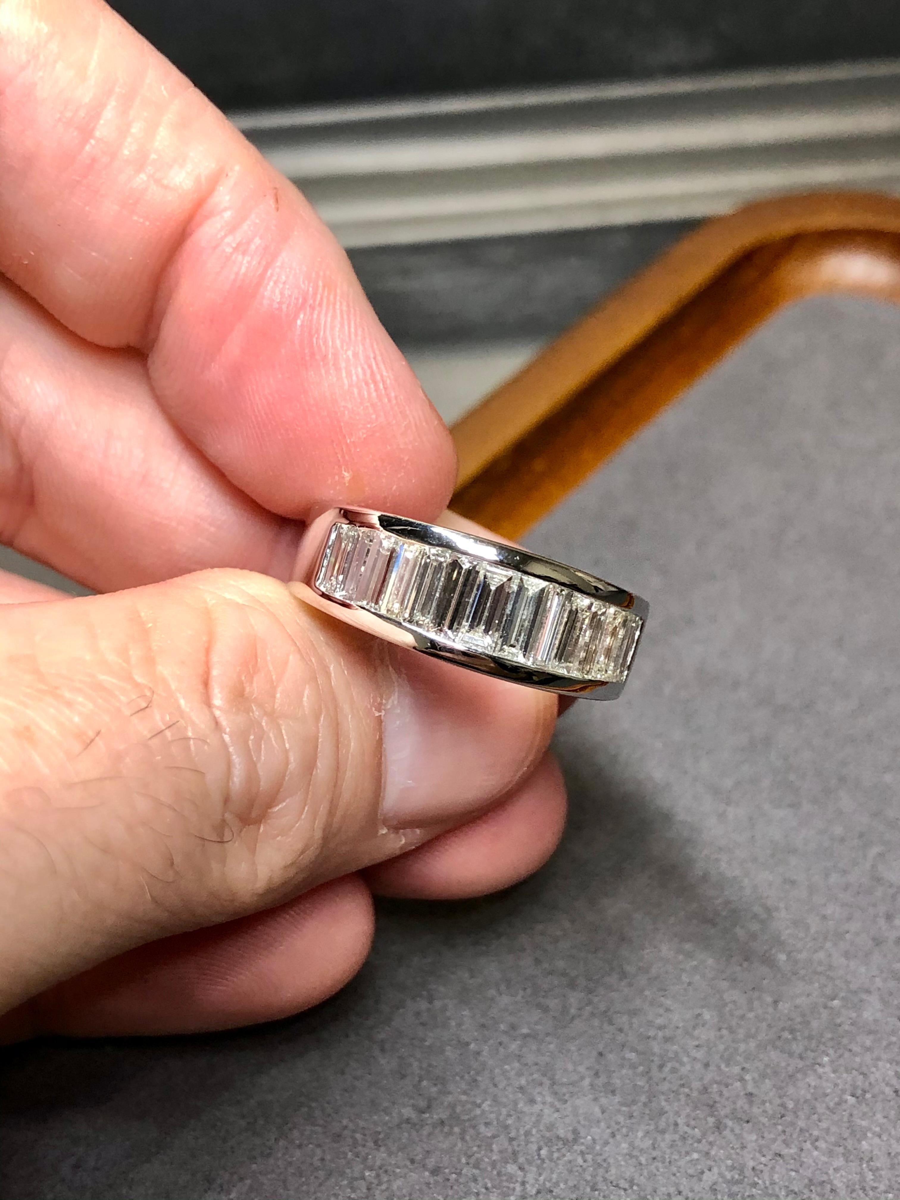 14K große Baguette-Kanal Diamant halbe Ewigkeit Herrenband Ring 2,40ctw Sz 10,5 7