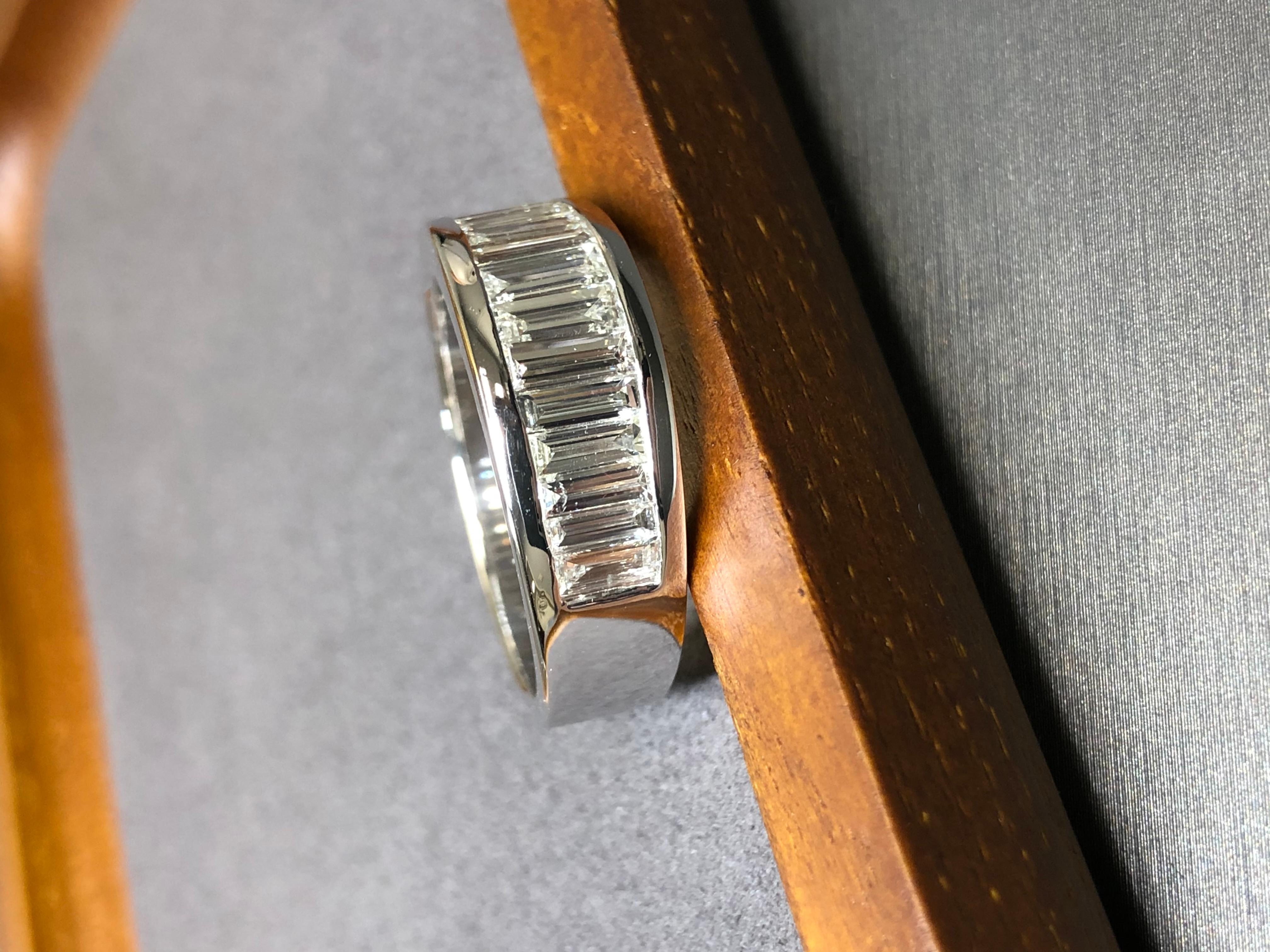 14K große Baguette-Kanal Diamant halbe Ewigkeit Herrenband Ring 2,40ctw Sz 10,5 12