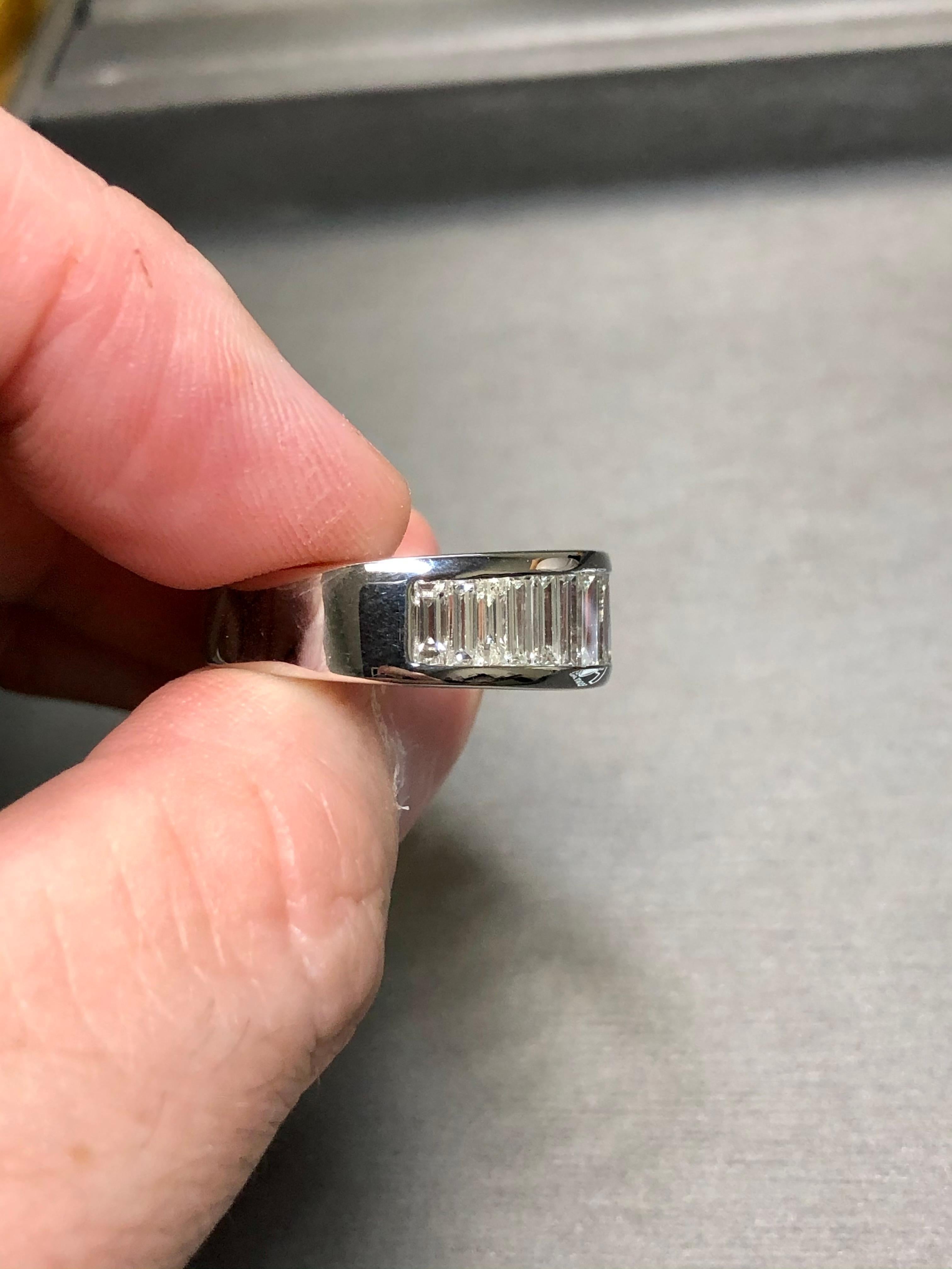 14K große Baguette-Kanal Diamant halbe Ewigkeit Herrenband Ring 2,40ctw Sz 10,5 3
