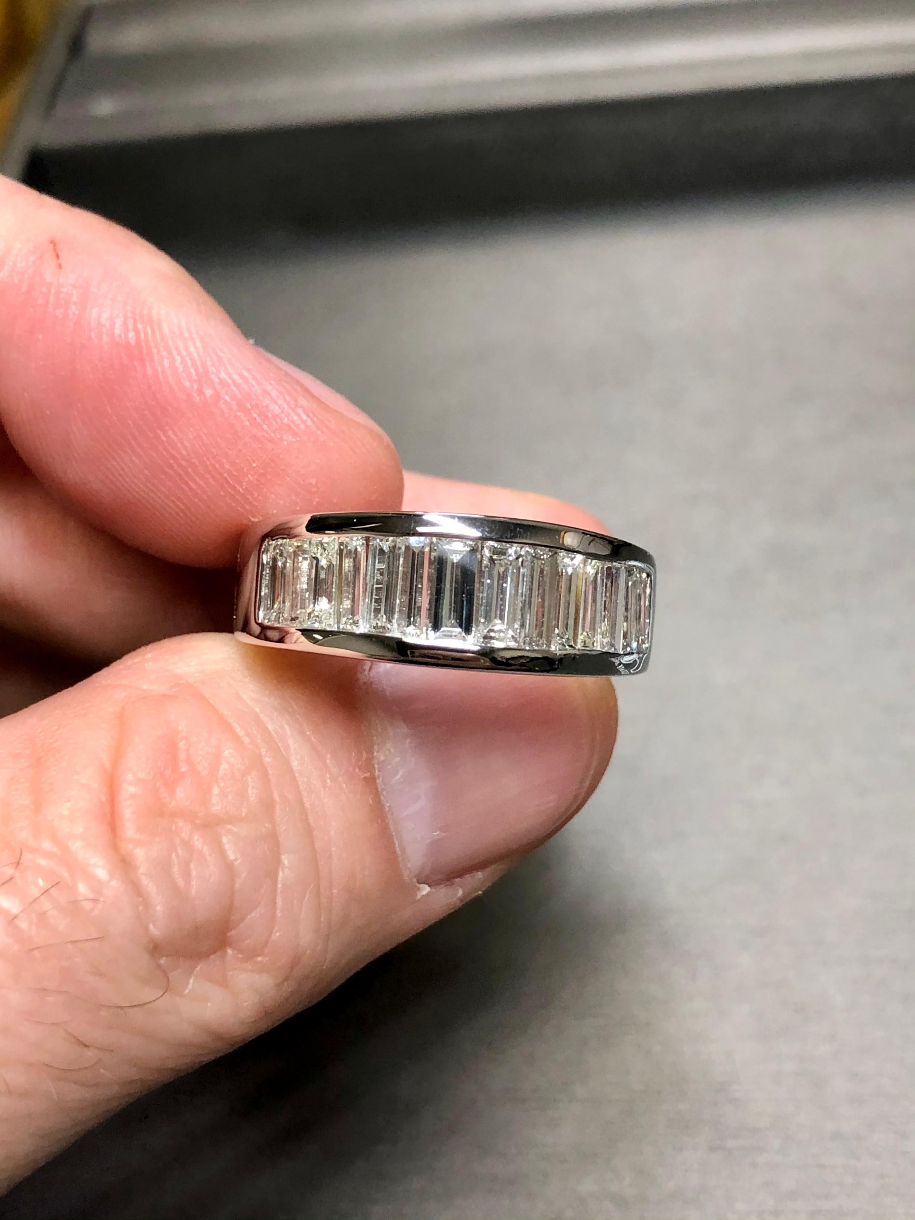 14K große Baguette-Kanal Diamant halbe Ewigkeit Herrenband Ring 2,40ctw Sz 10,5 4