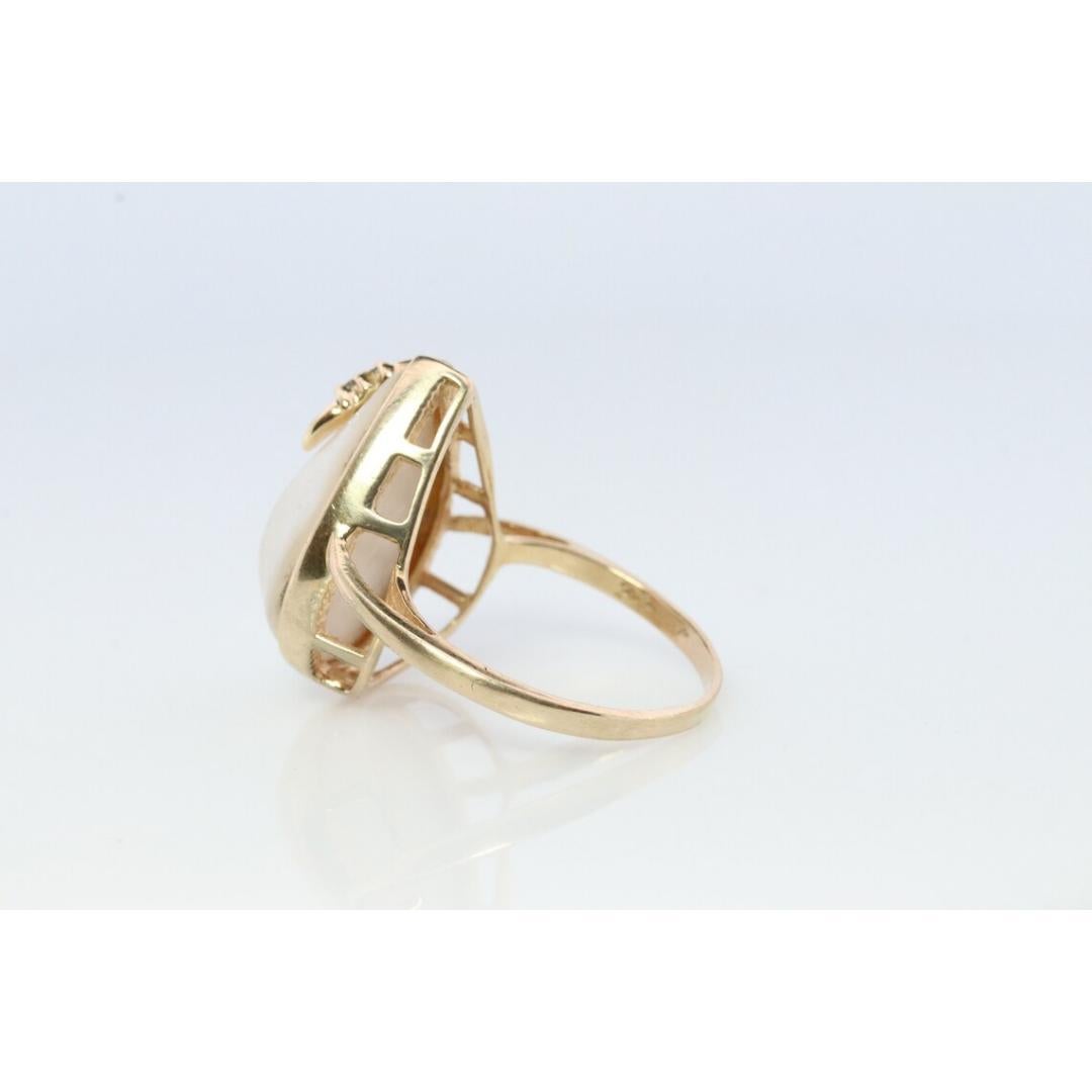 Vintage By von vor 2000
Größe: 6 1/2 US
MATERIALIEN: Gold

Edelstein: Perle

Über diesen Artikel

Schöner Mabe Perlen- und Diamantring.

Zeigt kleine Kratzer im Einklang mit leichten Verschleiß.


Einzelheiten:
3,7 Gramm