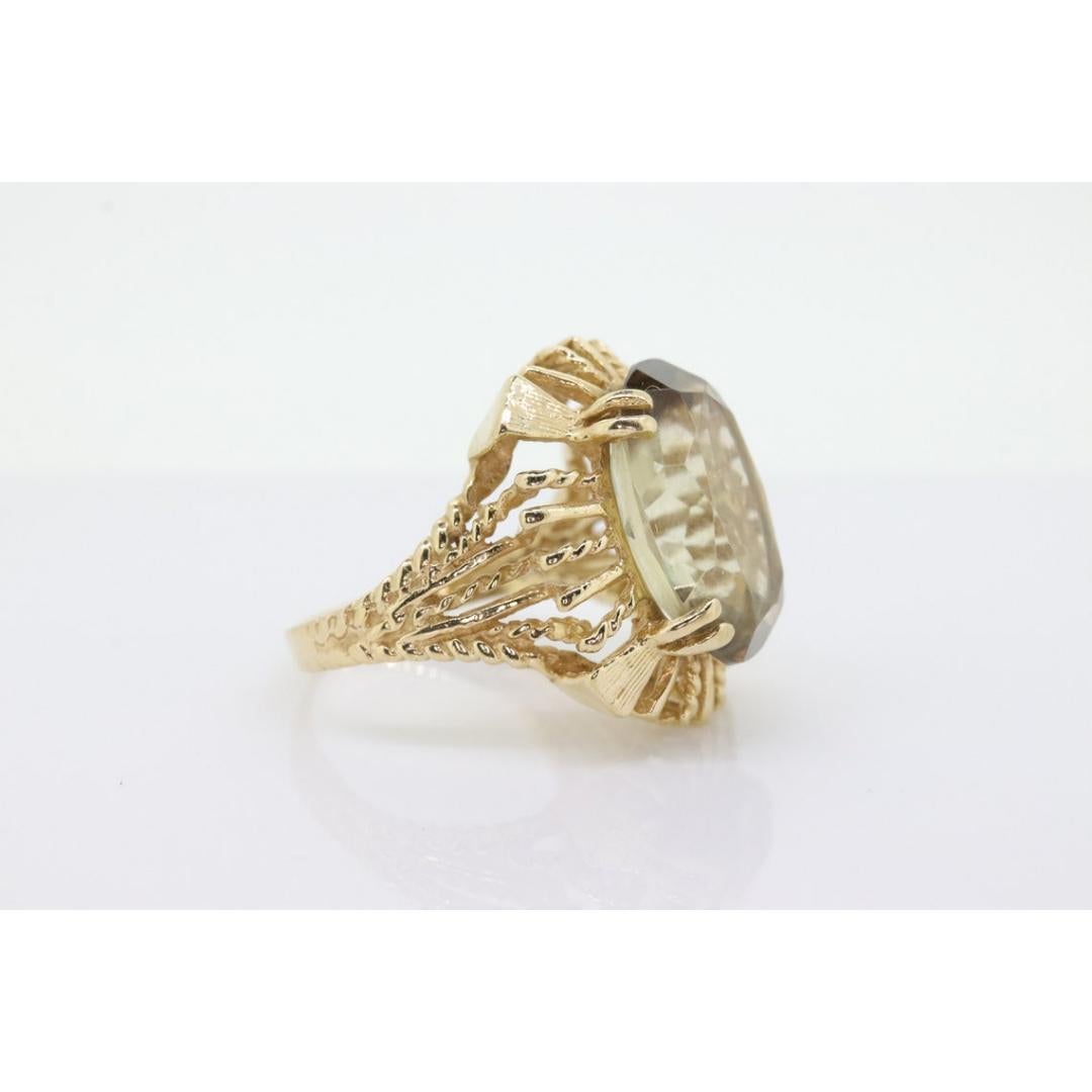 14k Large Oval GREEN Amethyst ring. 14k Large Light Green Amethyst Cocktail For Sale 2