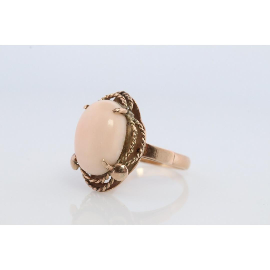 14k Large Oval Pink Angel Skin CORAL ring. NATURAL Coral Cabochon statement ring For Sale 2
