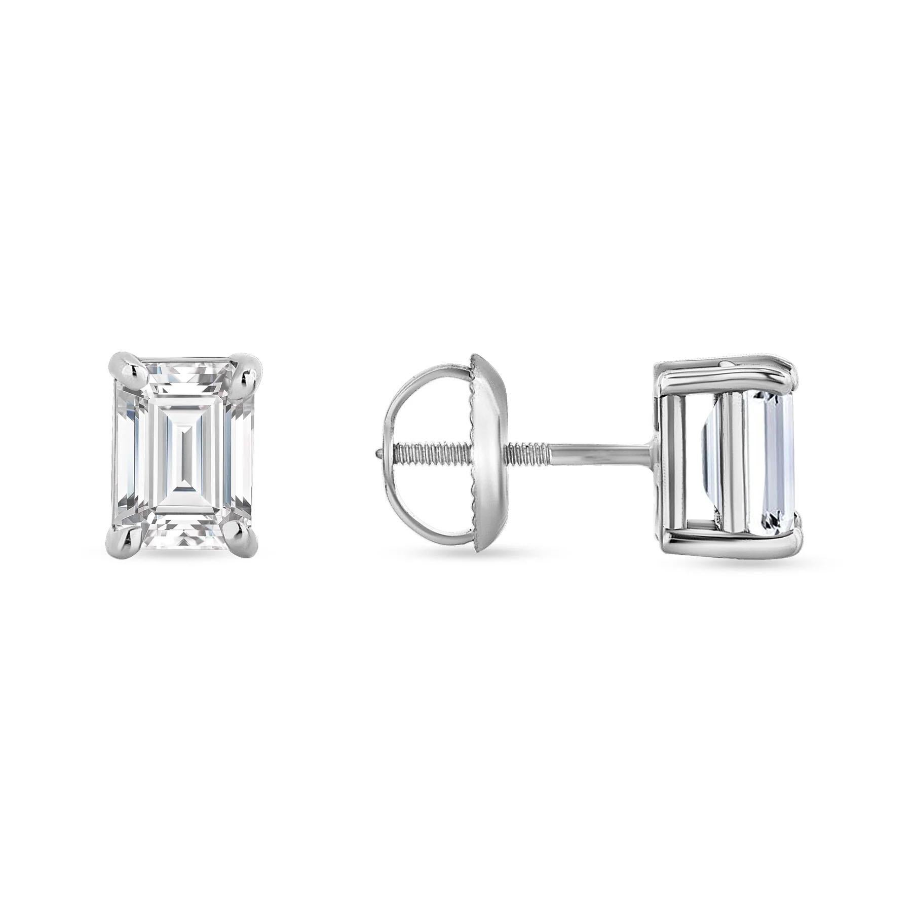 Four Prong 14K Gold Screw Back Setting Diamond Earrings In New Condition For Sale In Los Angeles, CA