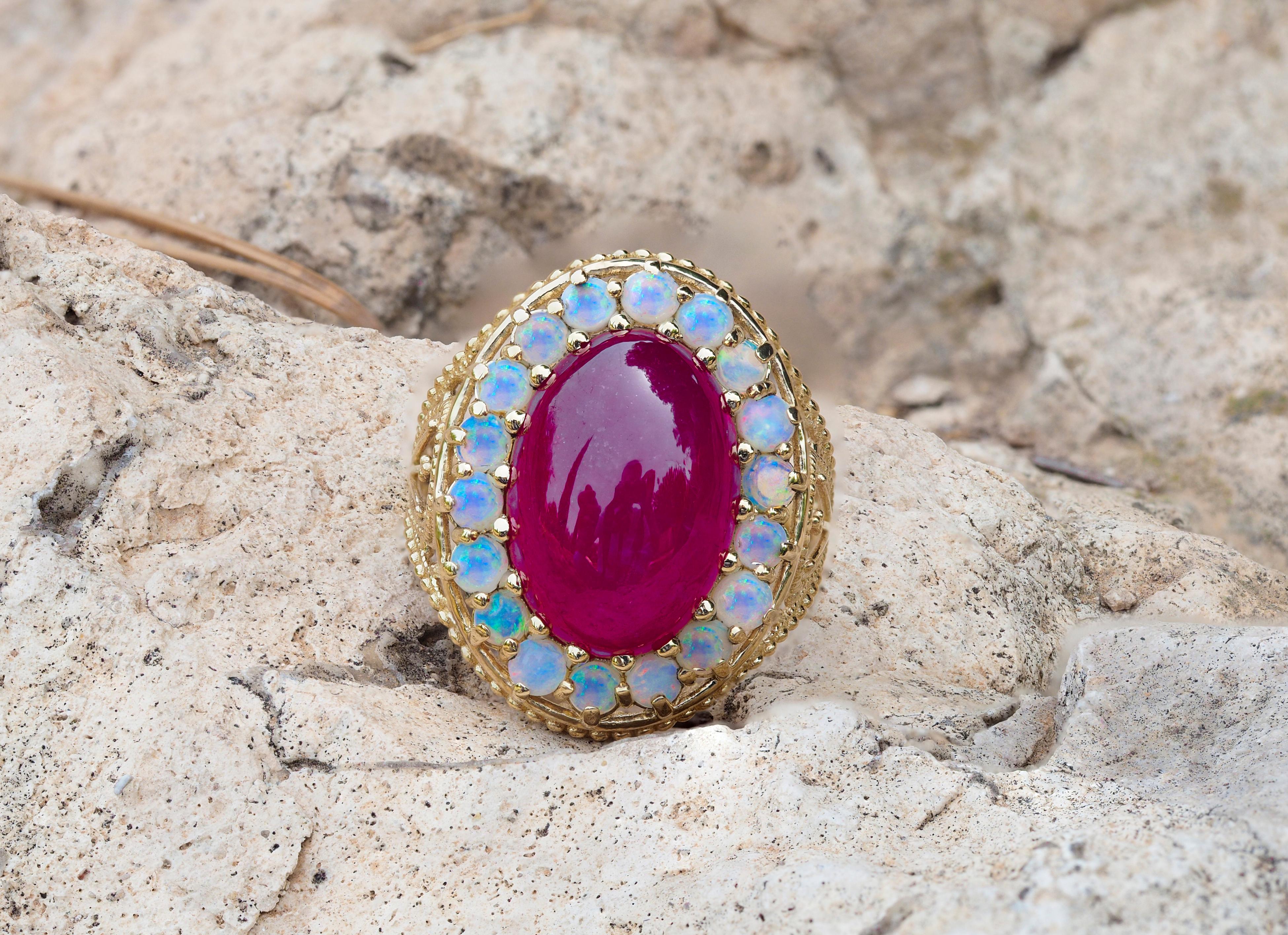 En vente :  Bague en or massif 14 carats avec cabochon de rubis et opales, d'inspiration vintage 2