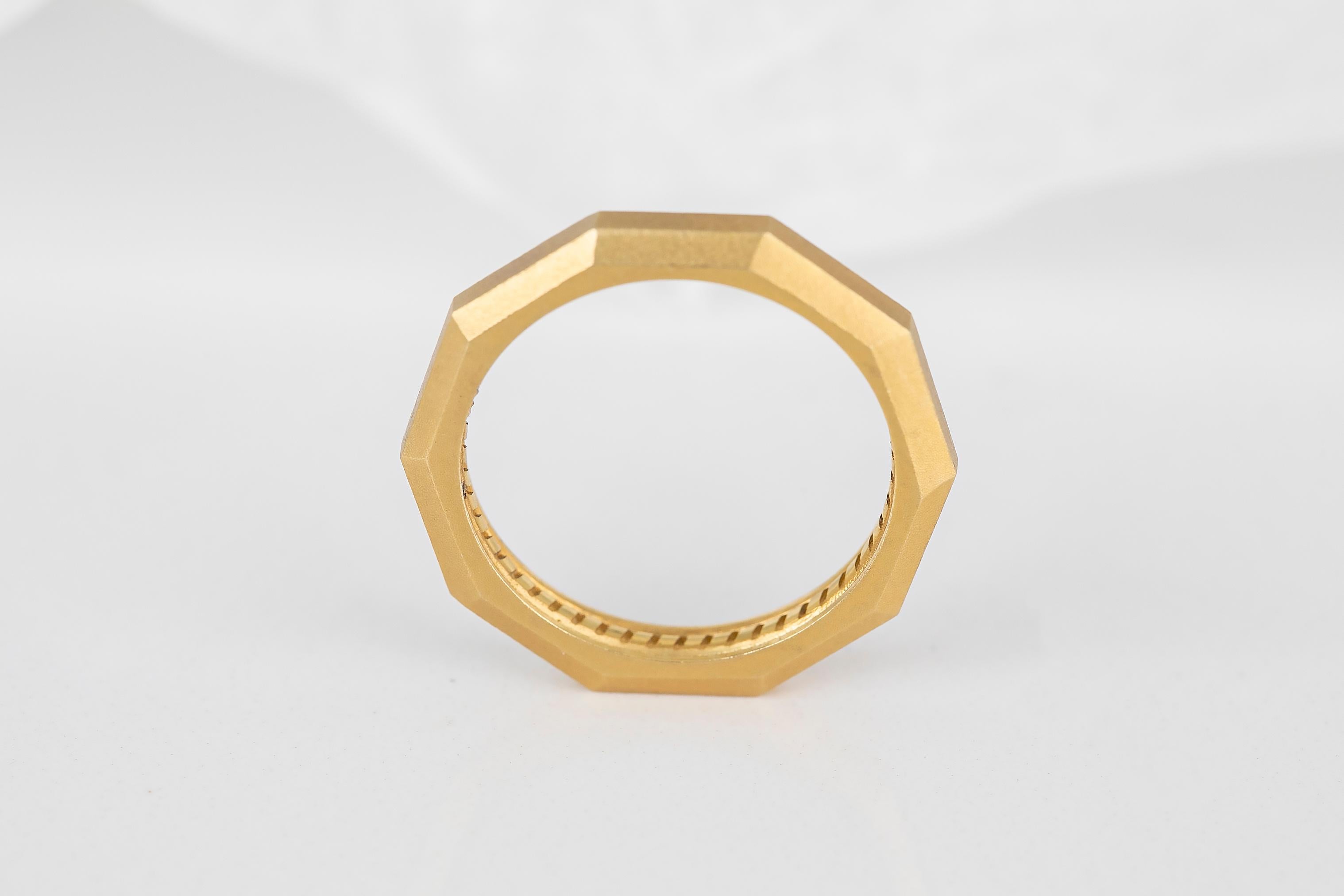 For Sale:  14K Mate Gold Geometrical Wedding Band for Men and Women 13