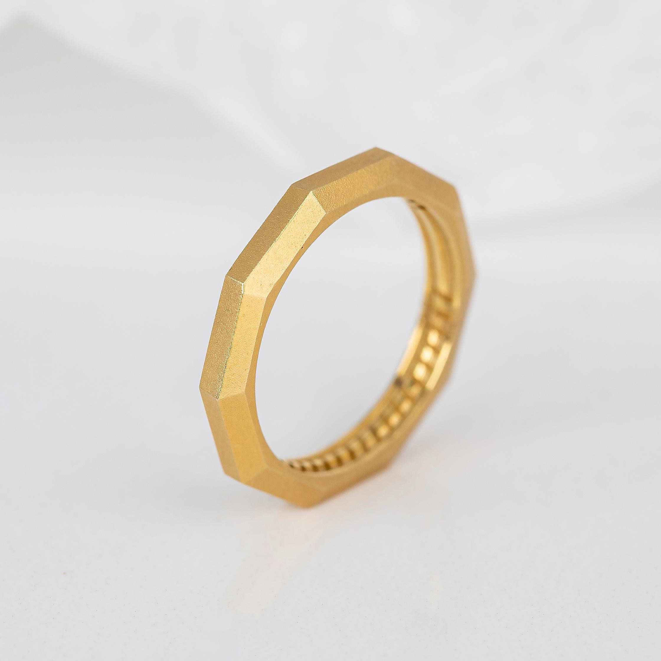 For Sale:  14K Mate Gold Geometrical Wedding Band for Men and Women 8