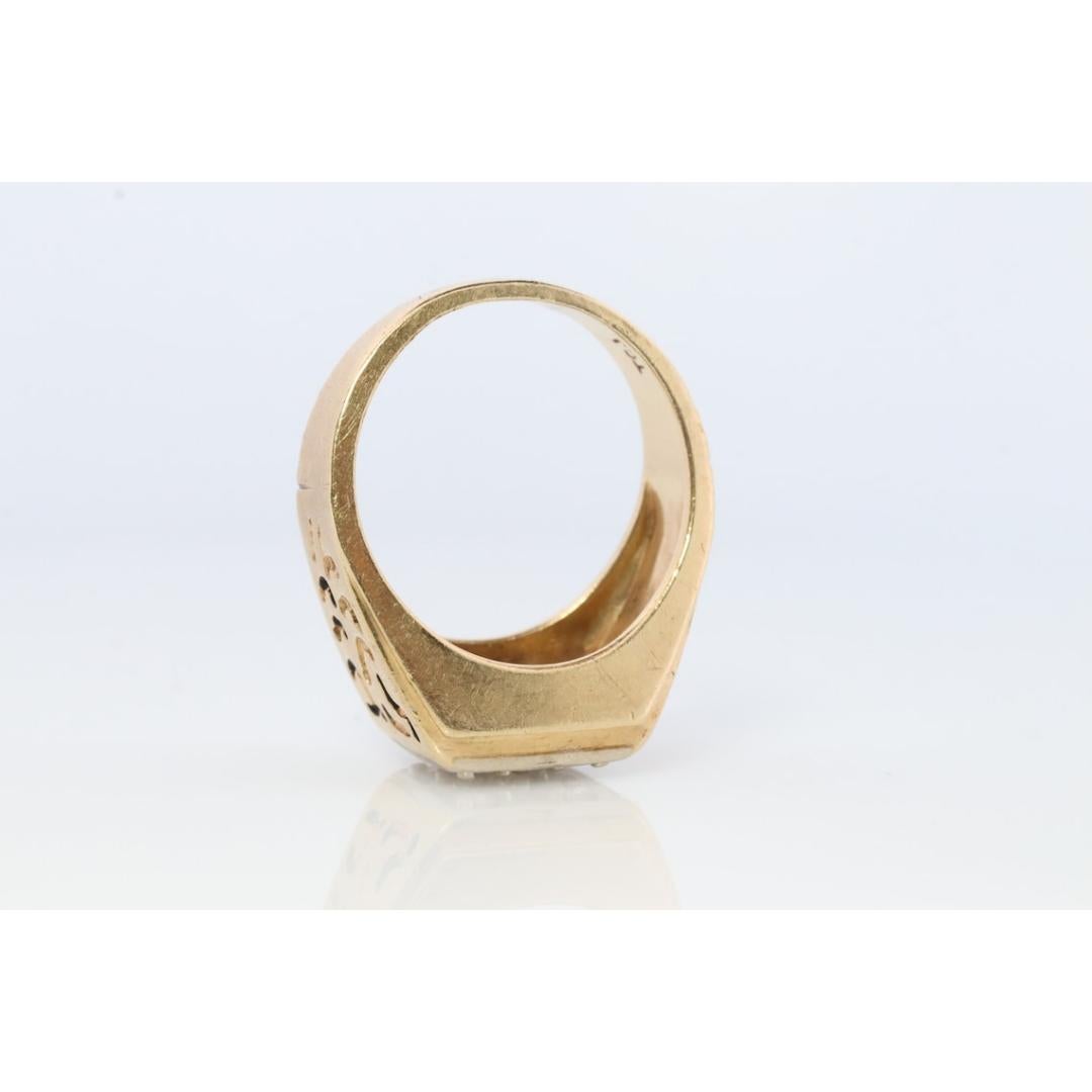 14k Mens DIAMOND ring. 14k White Gold Heavy 5 diamond square signet ring. In Good Condition For Sale In Port Charlotte, FL