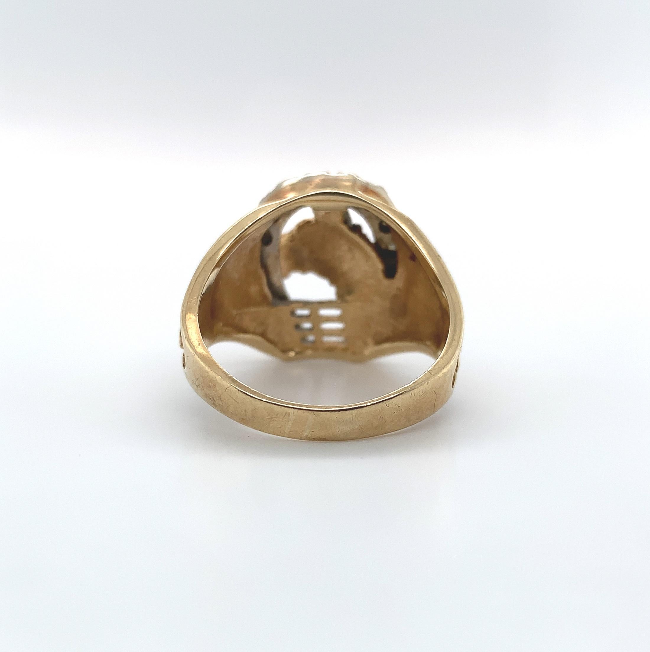 14K Herren Diamantring Pferd und Hufeisen mit Diamanten im Zustand „Hervorragend“ in Big Bend, WI