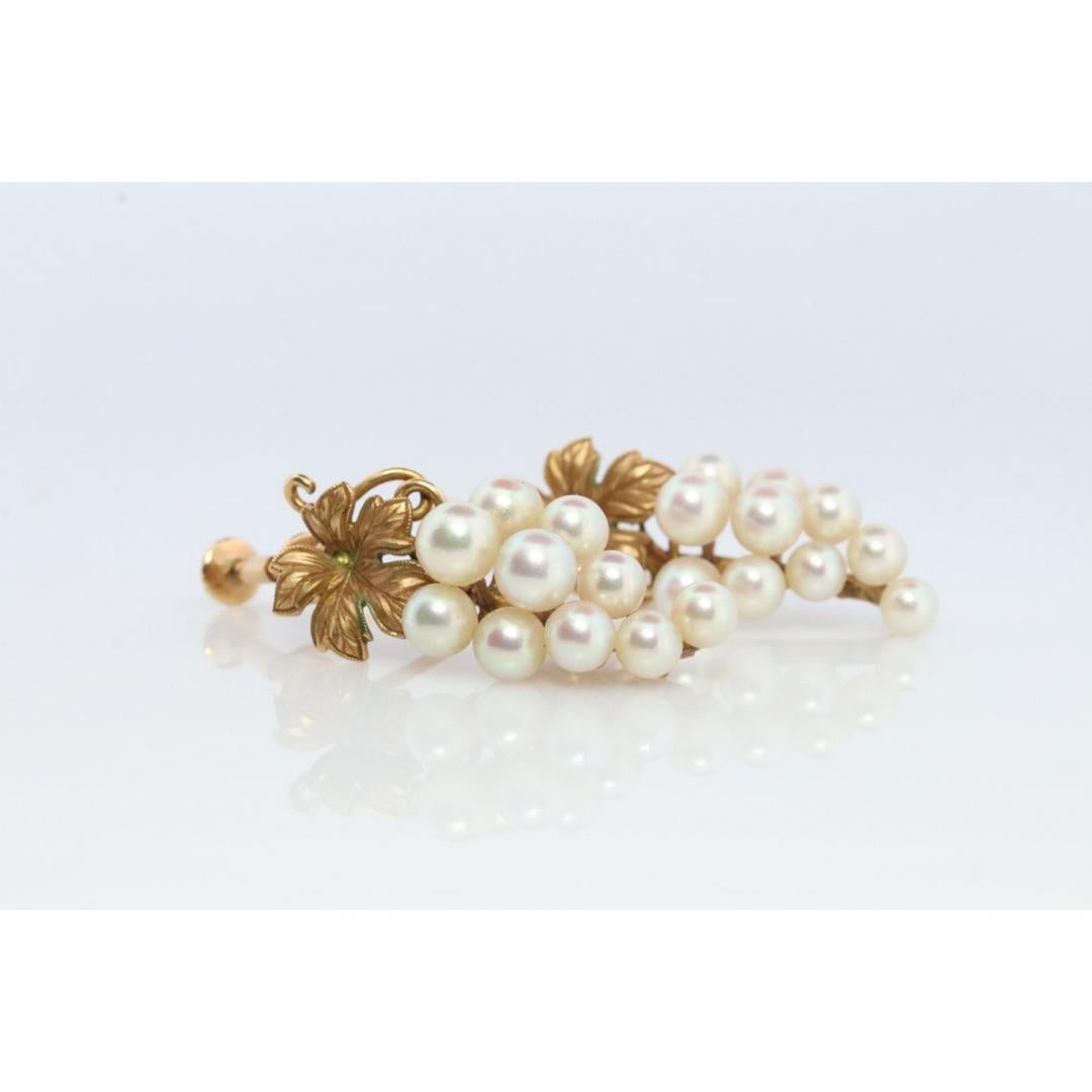 14k MIKIMOTO earrings. Vintage Mikimoto Akoya pearl screw back earrings. Grape For Sale 2