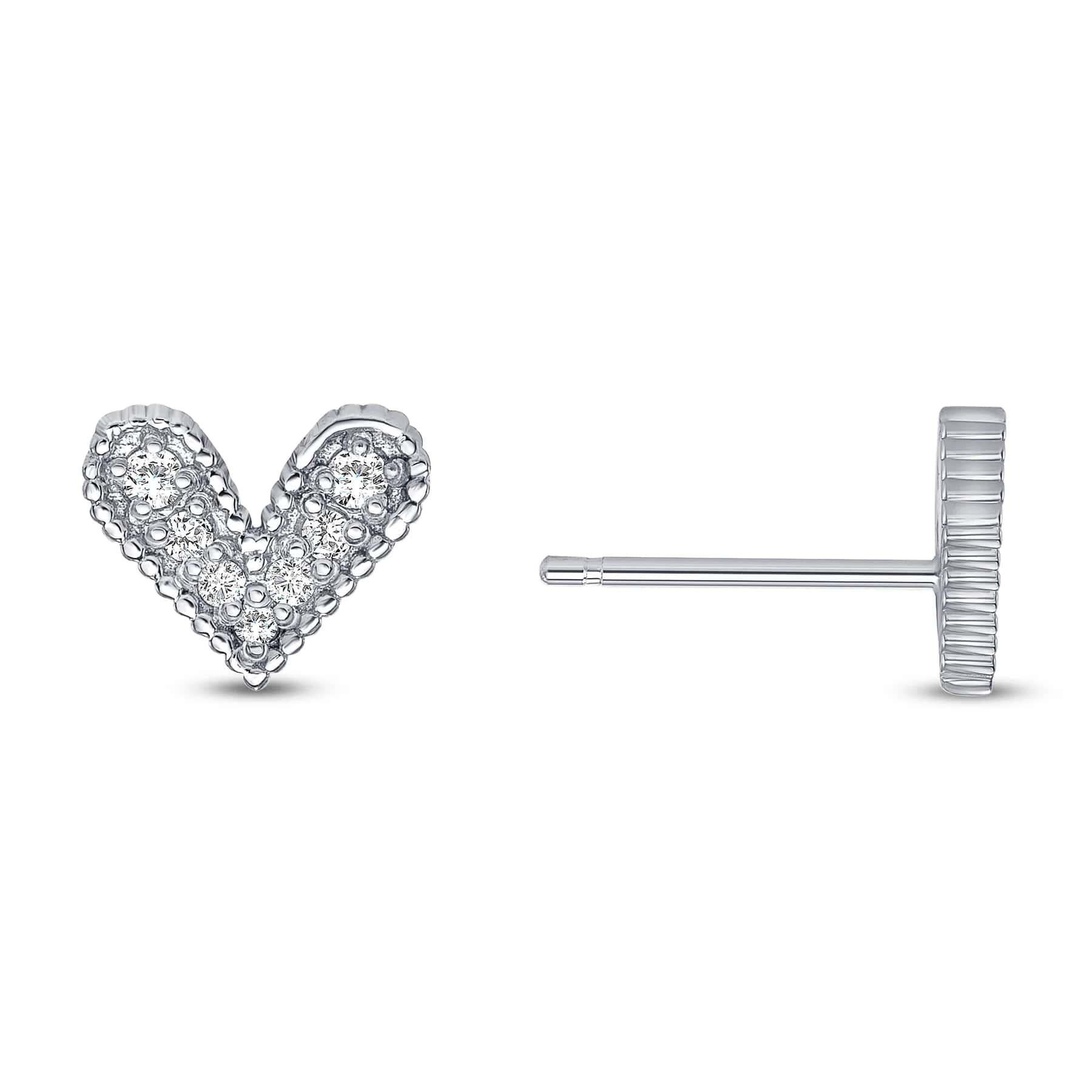 Modern Round Diamond Heart Shape Stud Earrings Set - Push Back With Milgrain For Sale