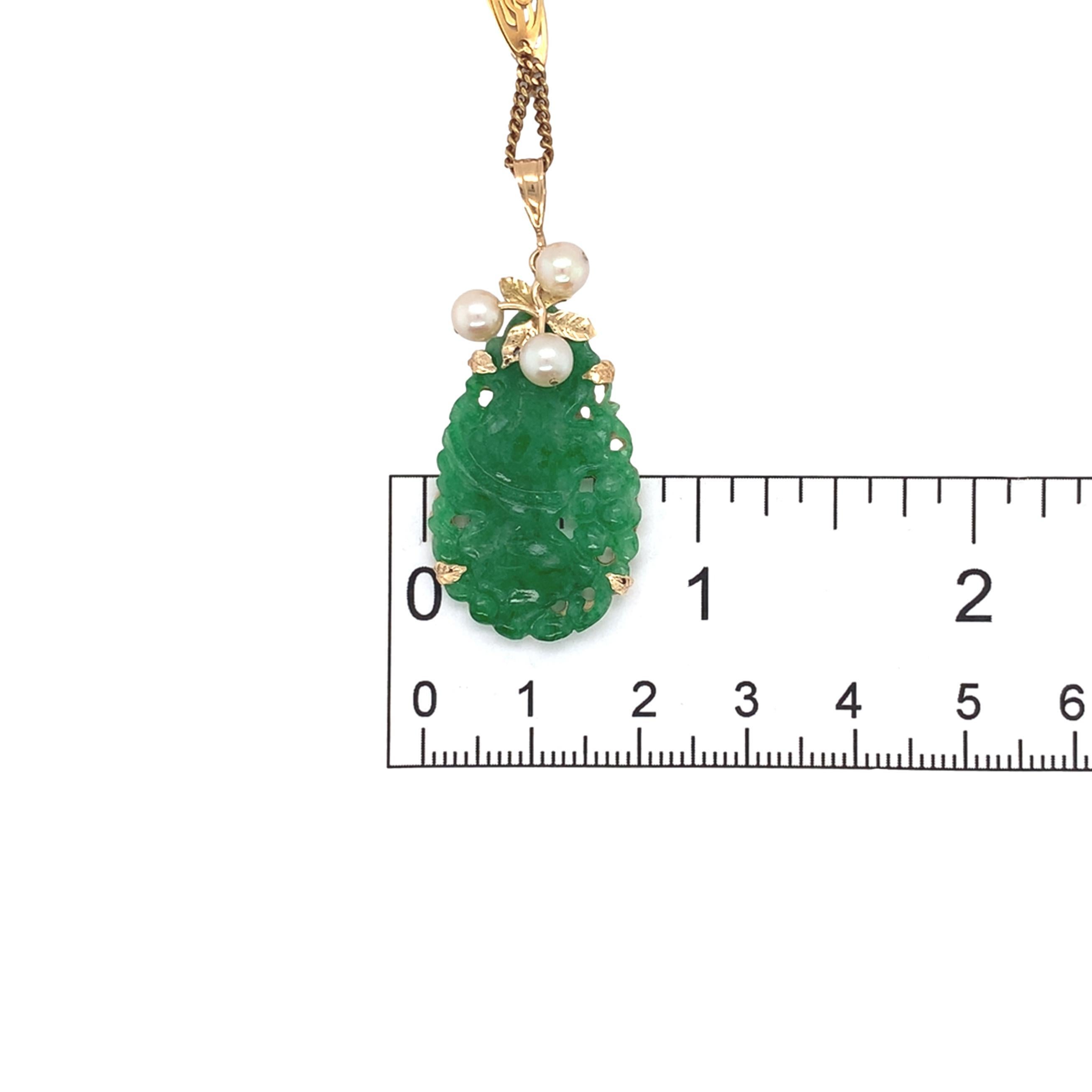 Collana con ciondolo di giada e perle di Ming Ming intagliato a 14 carati con rapporto GIA in vendita 5
