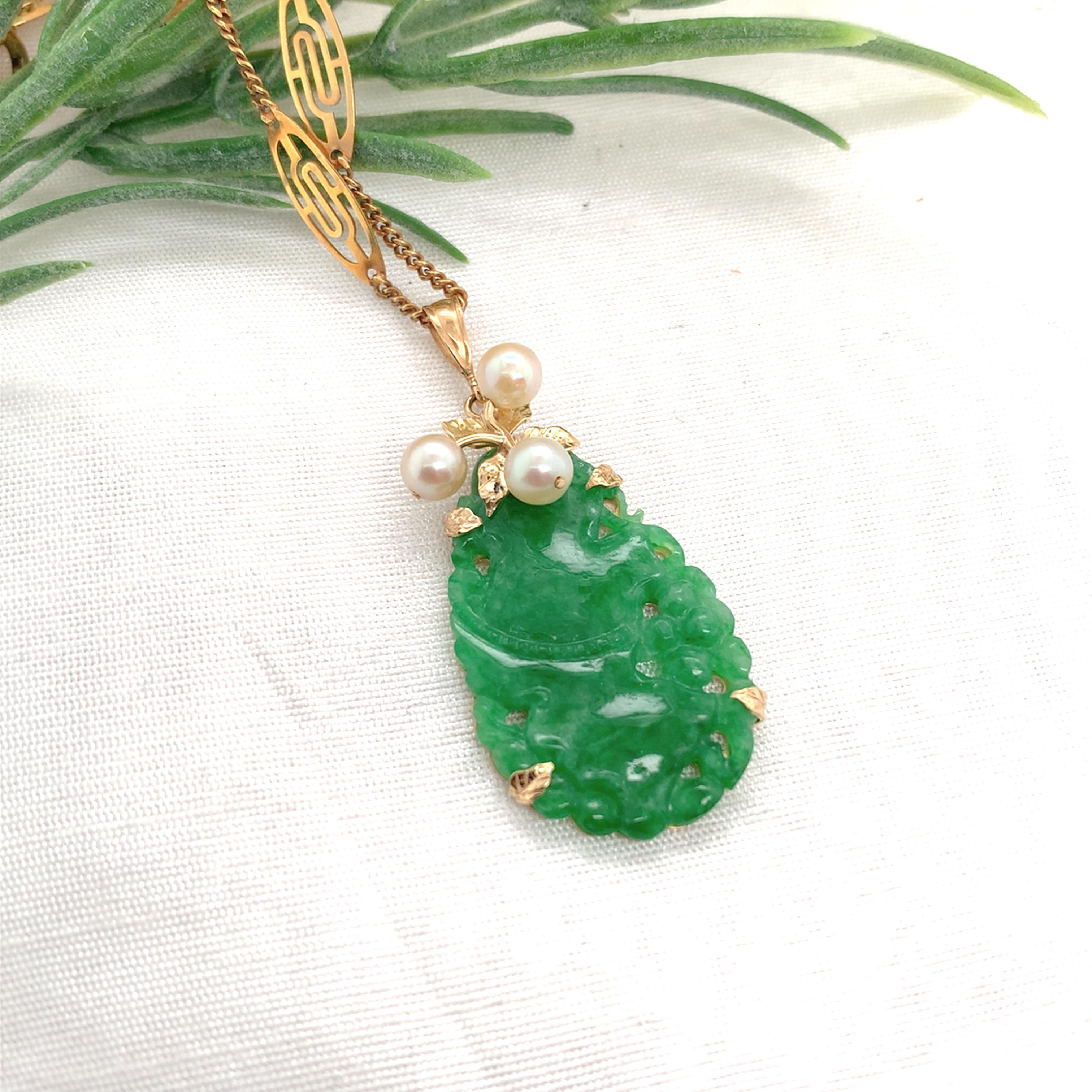 Collana con ciondolo di giada e perle di Ming Ming intagliato a 14 carati con rapporto GIA in vendita 3