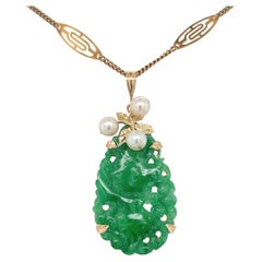 Collana con ciondolo di giada e perle di Ming Ming intagliato a 14 carati con rapporto GIA