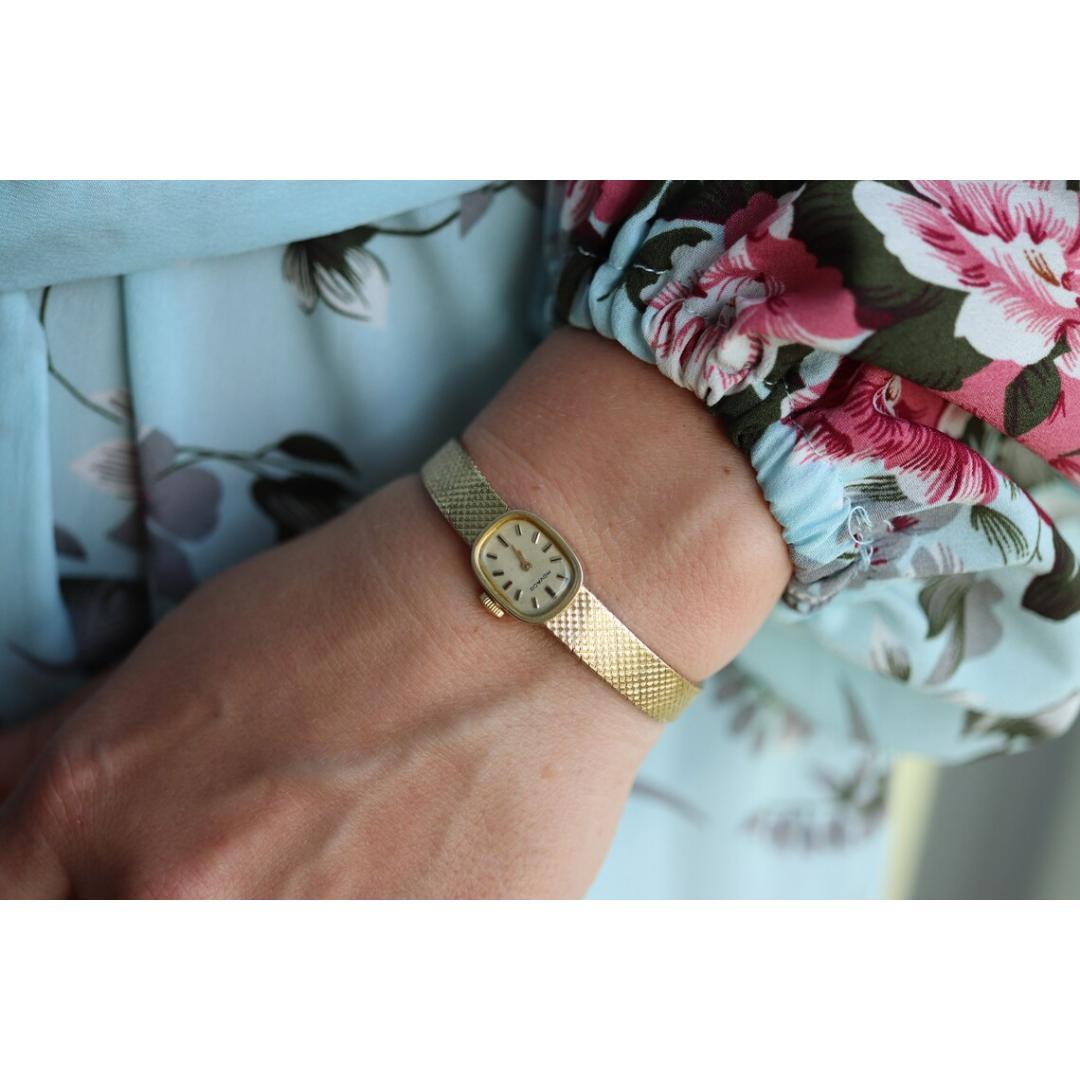 14k MOVADO Mechanical Watch. Movado Vintage Ladies watch with 14k Gold Mesh For Sale 3