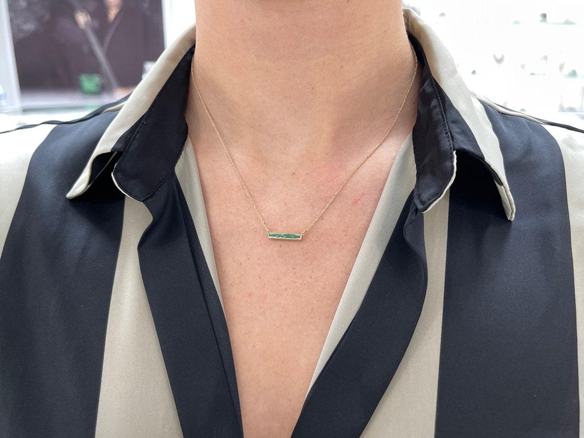 Collana a barre di smeraldi naturali 14K Smeraldo medio verde taglio baguette Est-Ovest In condizioni Nuovo in vendita a Jupiter, FL