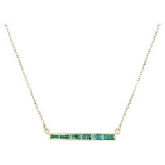 Collar de esmeralda natural en barra de 14 quilates Esmeralda verde mediana talla baguette engastada Este