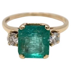 Anillo Esmeralda Natural y Diamante Oro Amarillo 14k Firmado JTC 969 Tres Piedras