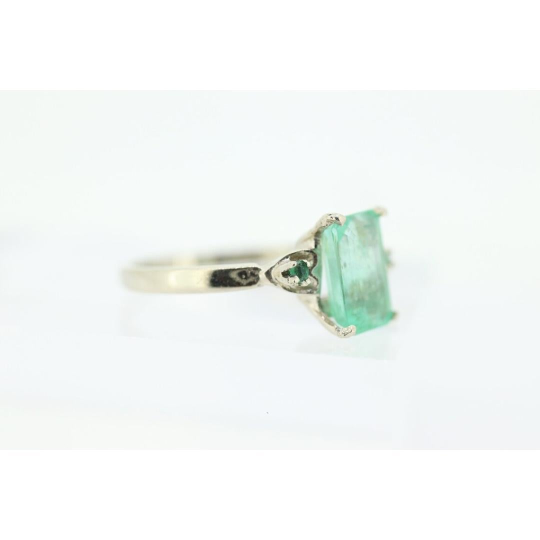 Anillo solitario de oro blanco con esmeralda natural de 14k. Anillo de Esmeralda Natural Genuina en venta 2