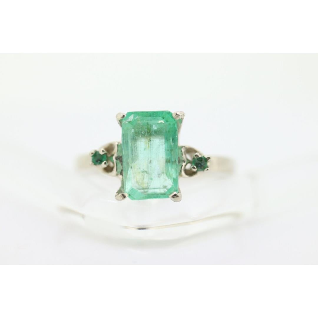 Anillo solitario de oro blanco con esmeralda natural de 14k. Anillo de Esmeralda Natural Genuina en venta 3