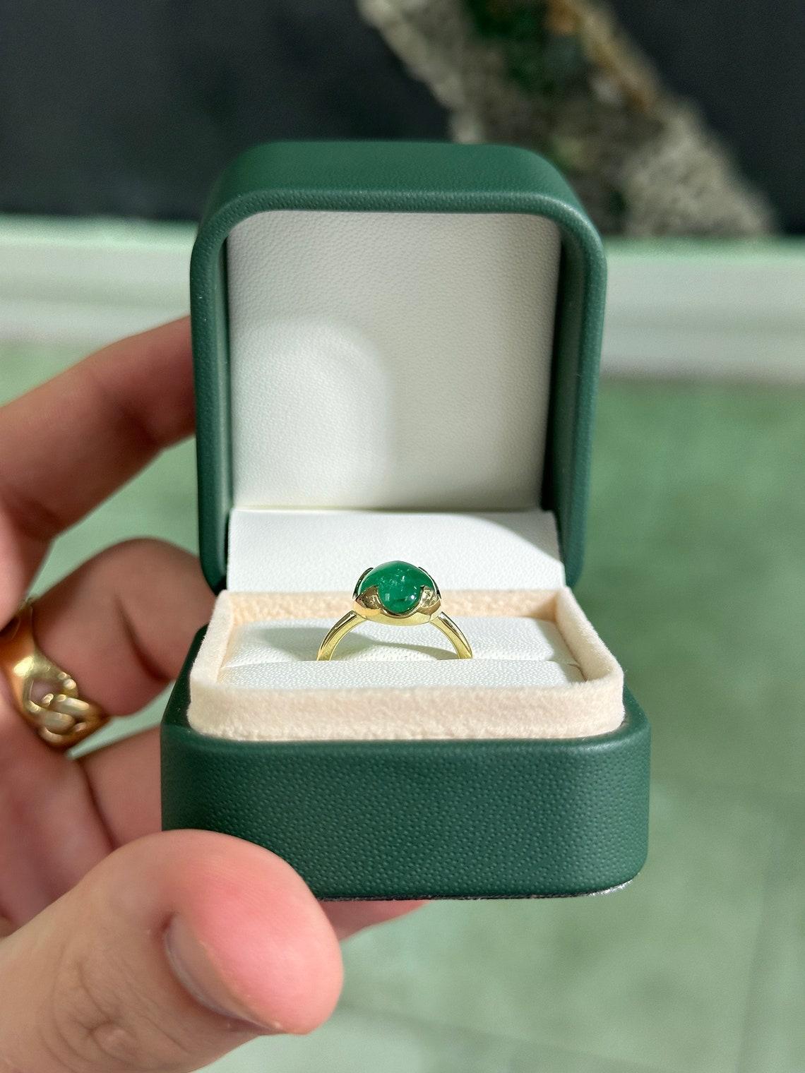 14K Natural Oval Cabochon Cut Emerald Solitaire Ring with Medium Dark Green For Sale 3