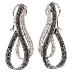 14k Boucles d'oreilles pendantes en forme de tourbillon avec des diamants noirs et blancs Nesting