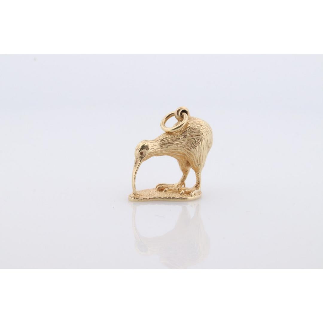 Medaglione con ciondolo NEW ZEALAND 14k. Ciondolo a forma di busto di uccello Kiwi in oro 14 carati. Uccello Kiwi 3D. in vendita 2