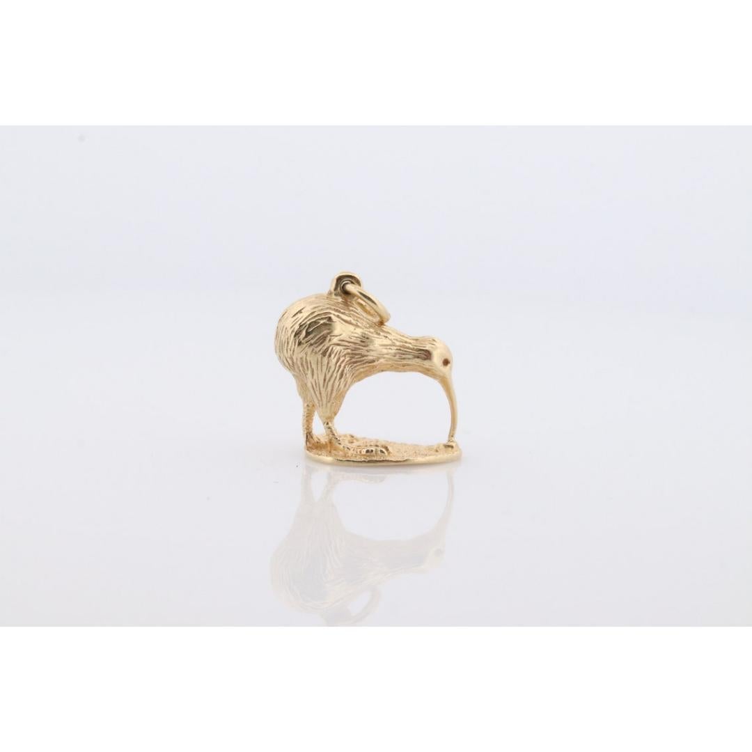 Medaglione con ciondolo NEW ZEALAND 14k. Ciondolo a forma di busto di uccello Kiwi in oro 14 carati. Uccello Kiwi 3D. in vendita 3