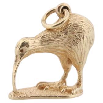 14k NEW ZEALAND Pendant Medallion. 14ct Gold Kiwi Bird bust charm. Kiwi 3D Bird.