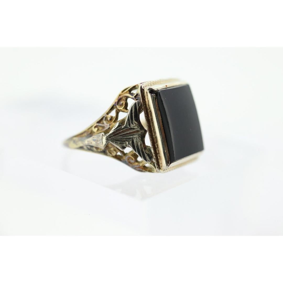 Women's or Men's 14k ONYX ring. ONYX Modern and Slim Picture Frame Rectangle Onyx signet ring. For Sale